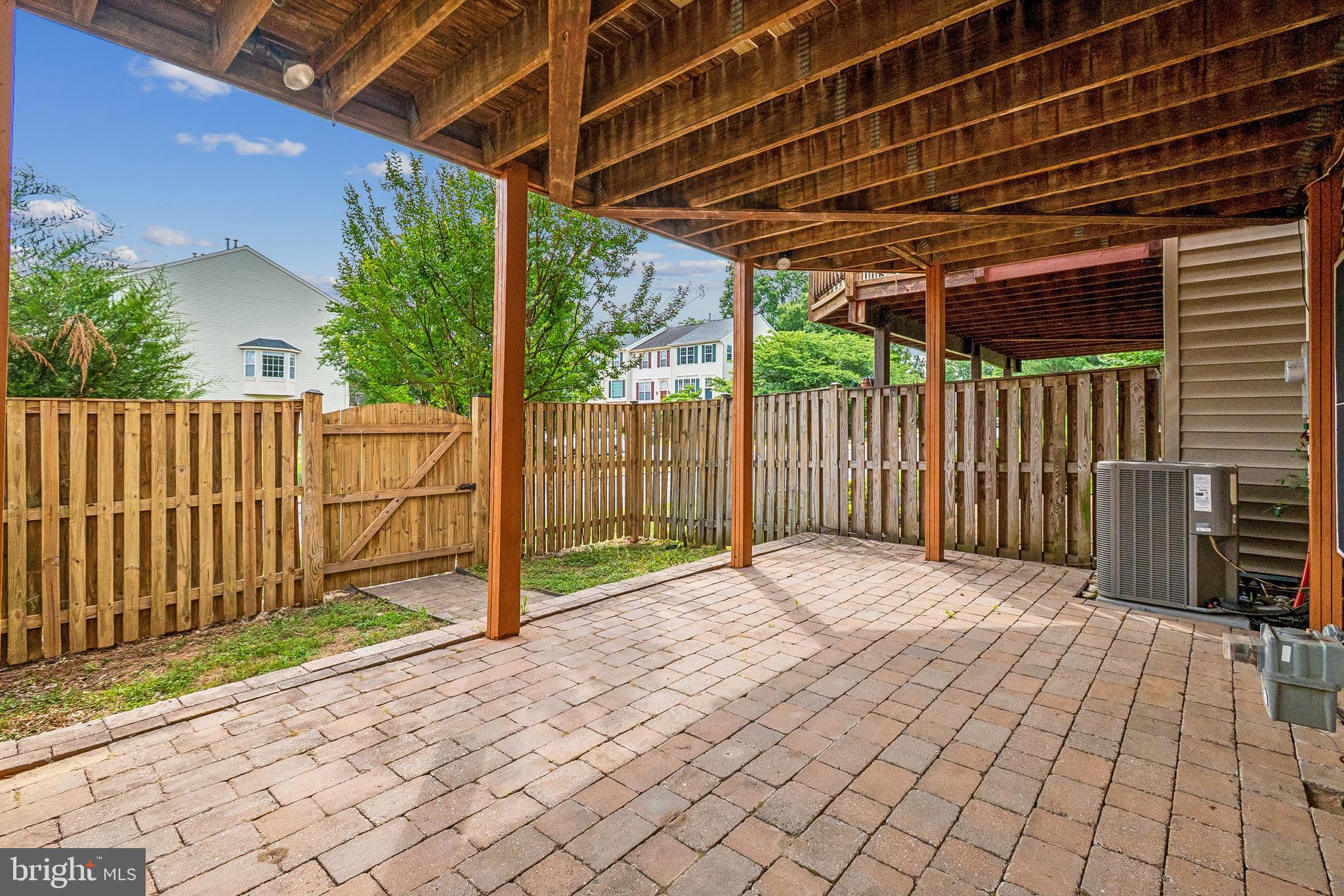VIRGINIA OAKS - Residential