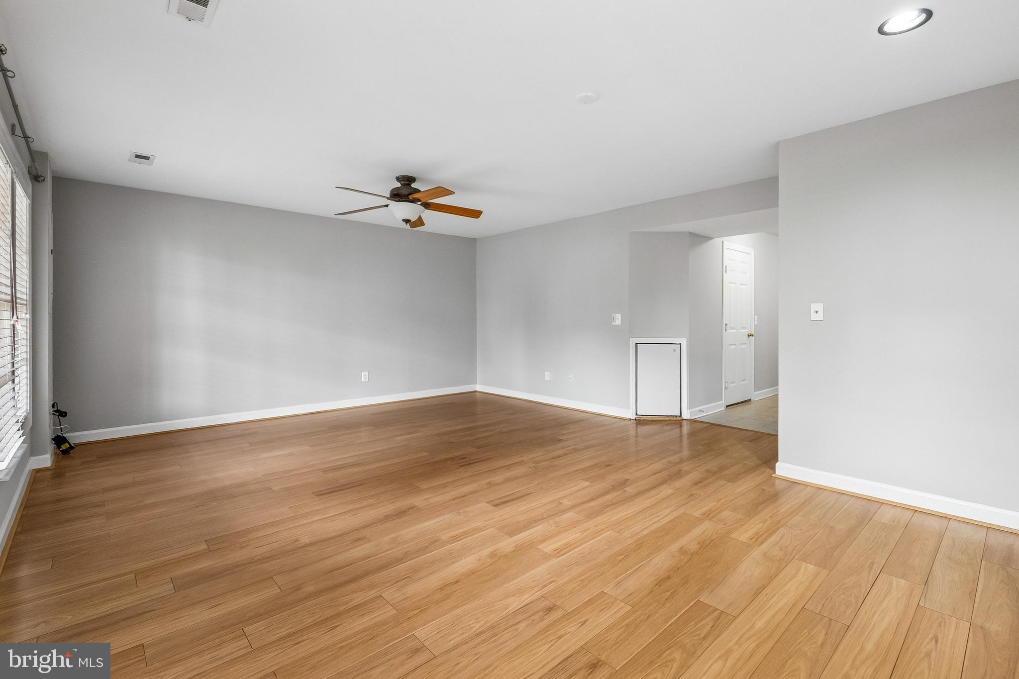 VIRGINIA OAKS - Residential