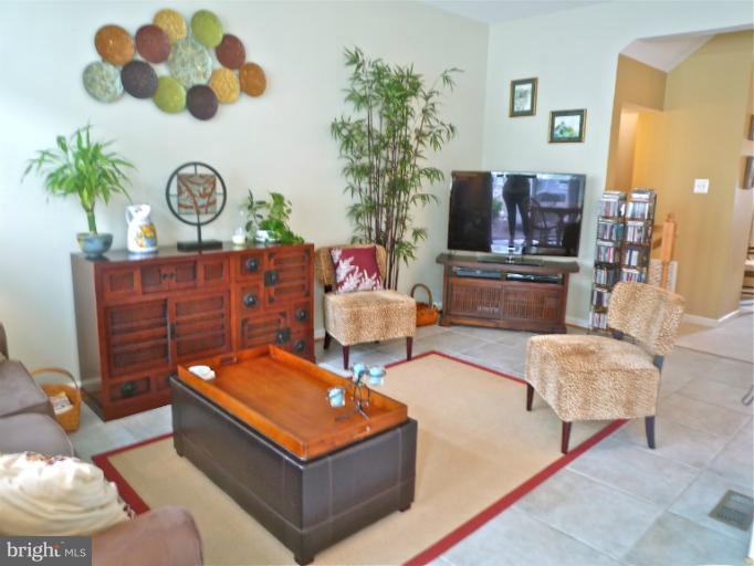 LAKELANDS - Residential Lease