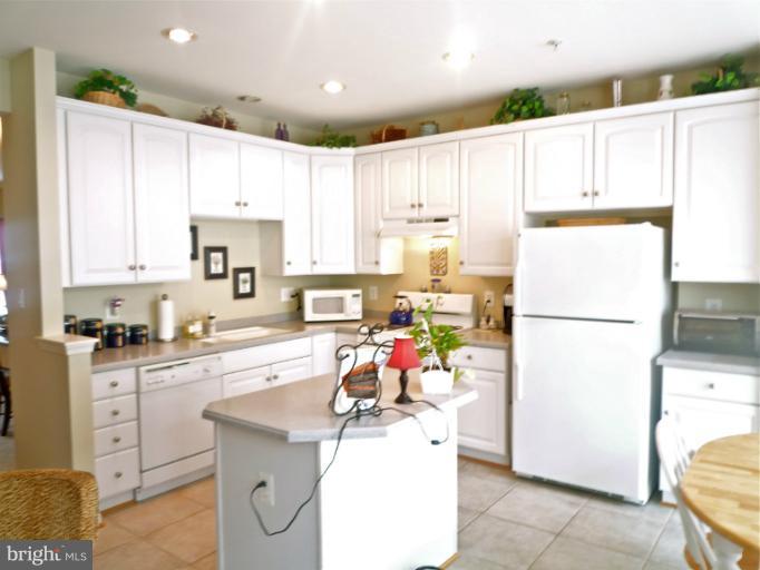LAKELANDS - Residential Lease