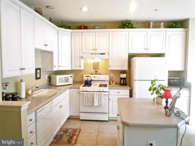 LAKELANDS - Residential Lease