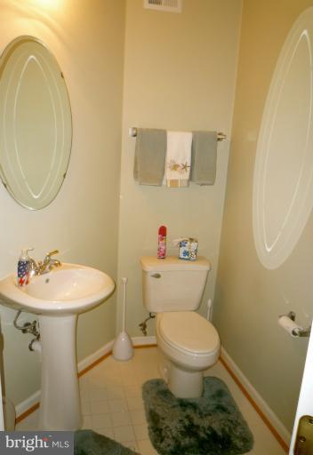 LAKELANDS - Residential Lease