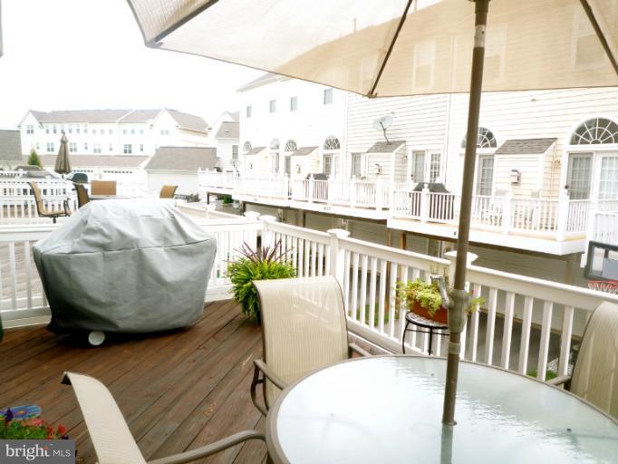 LAKELANDS - Residential Lease