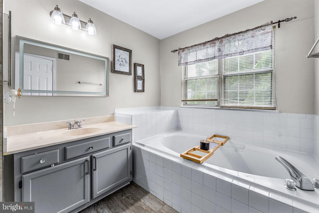 MONTPELIER HILLS - Residential