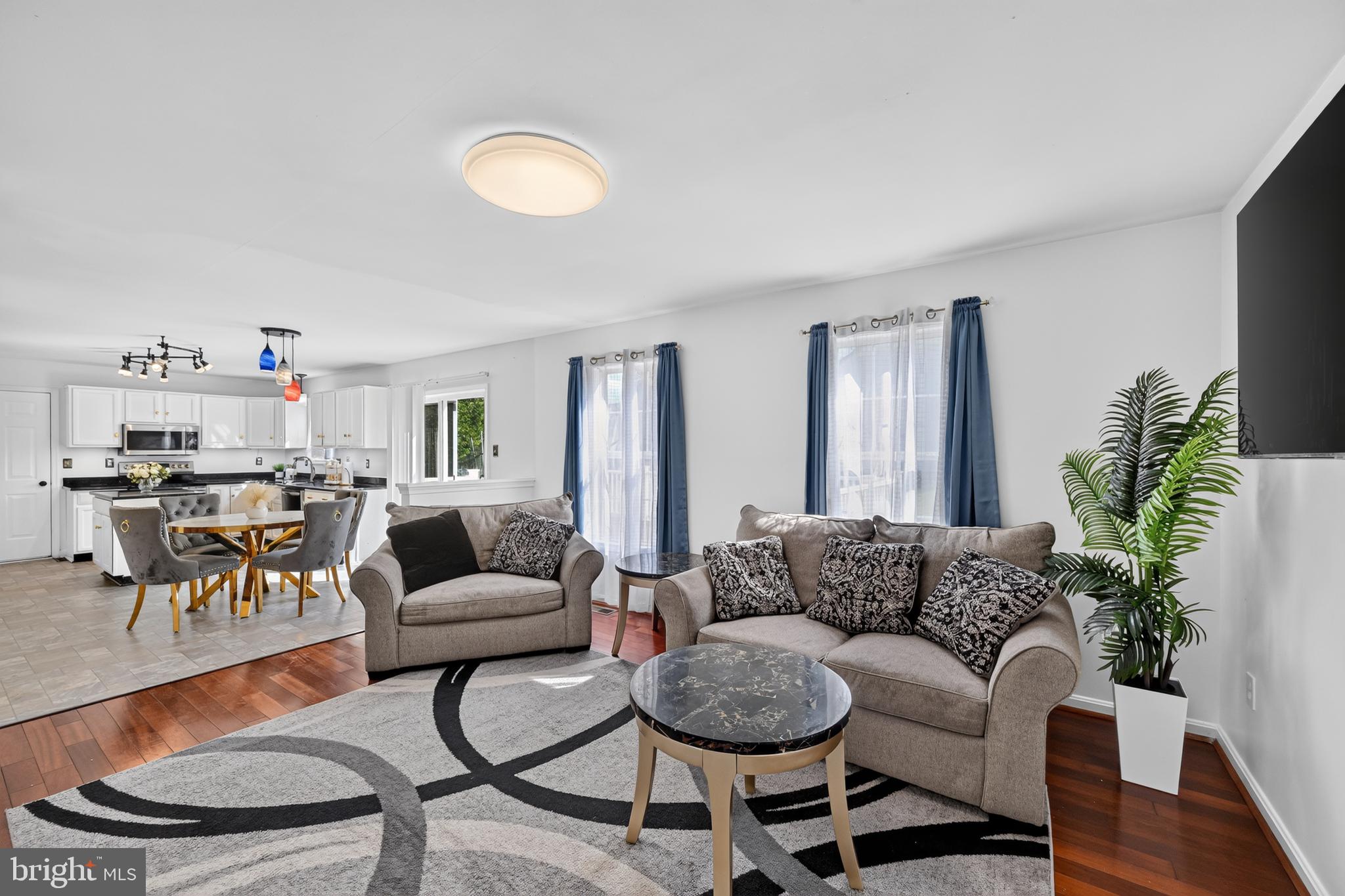 MEADOWBROOK - Residential