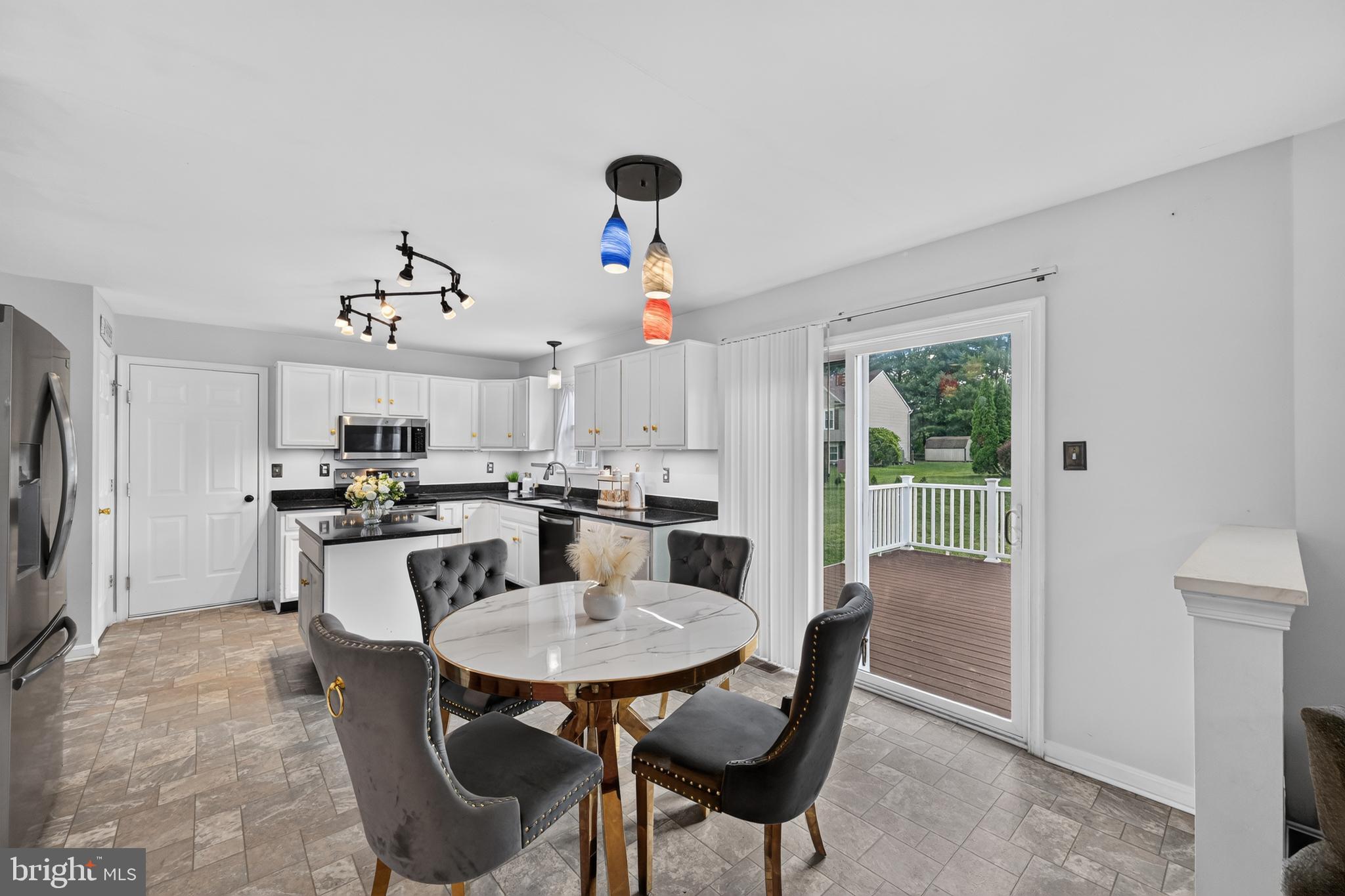MEADOWBROOK - Residential