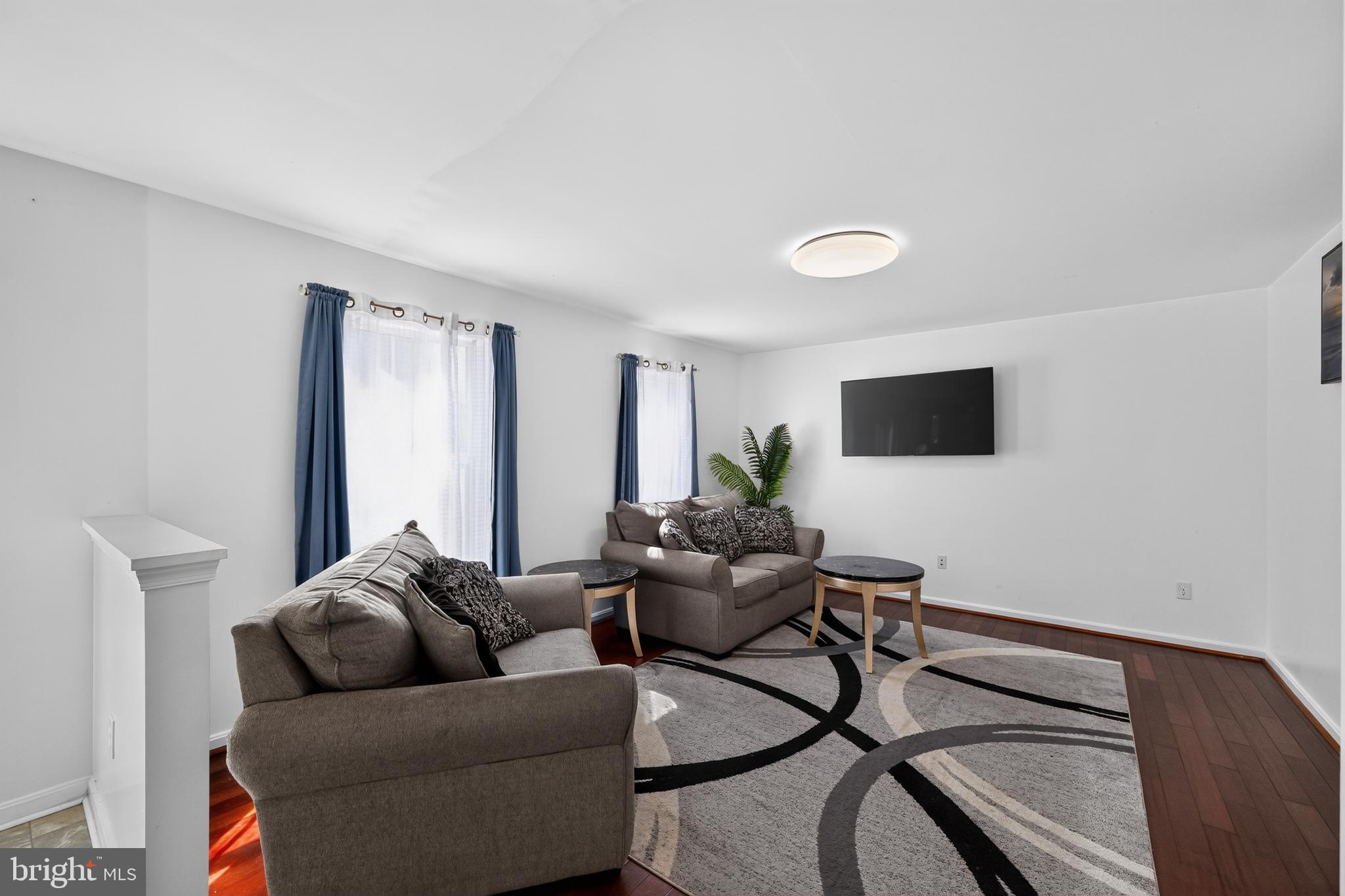 MEADOWBROOK - Residential