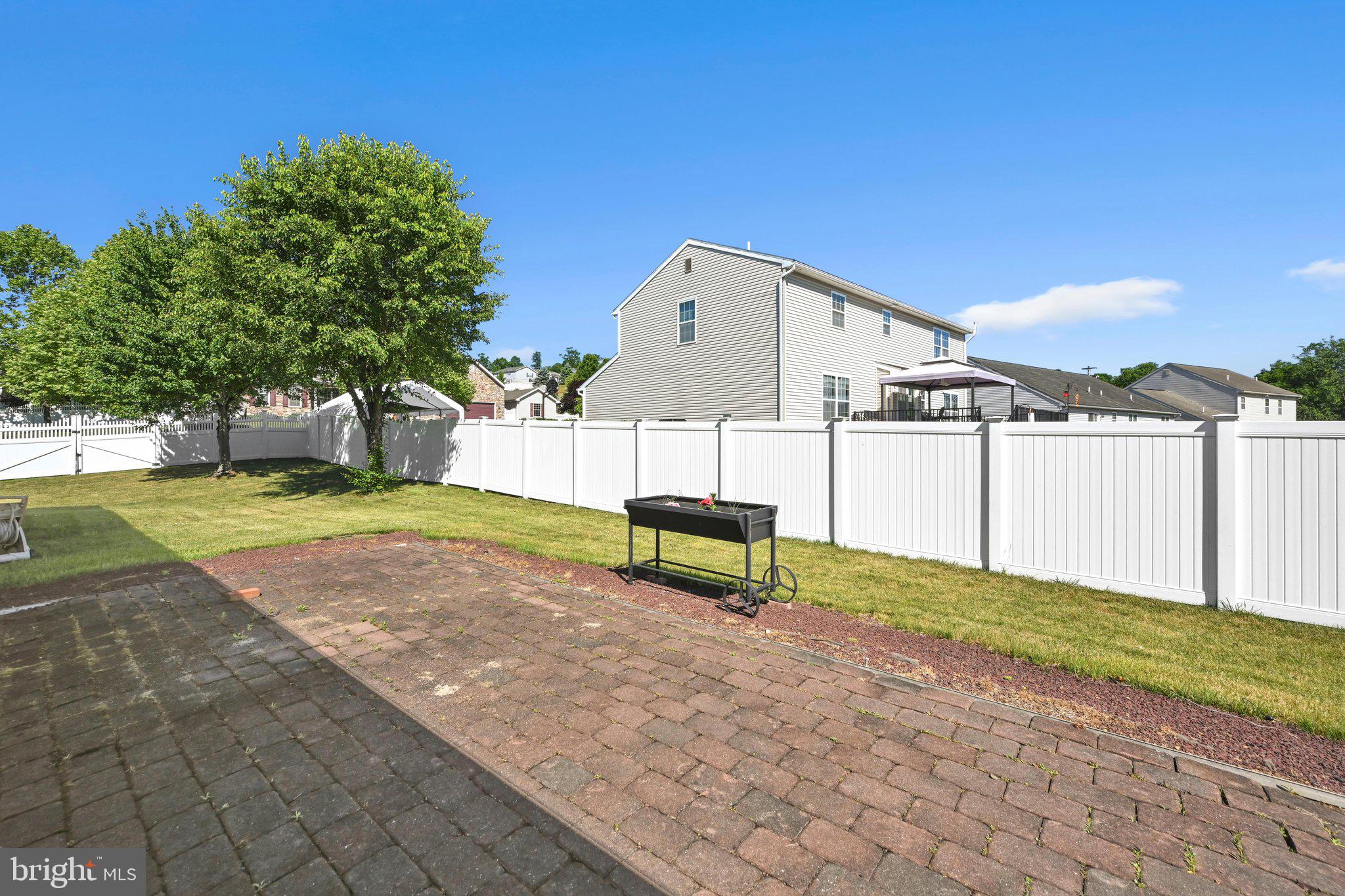 PINE VISTA ESTATES - Residential