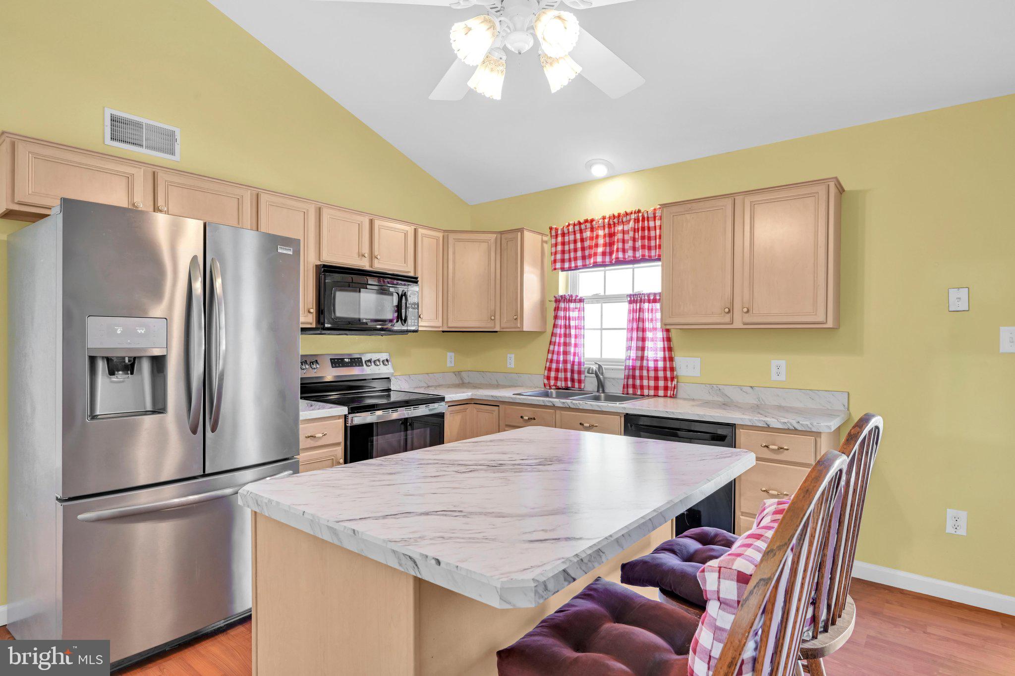 PINE VISTA ESTATES - Residential