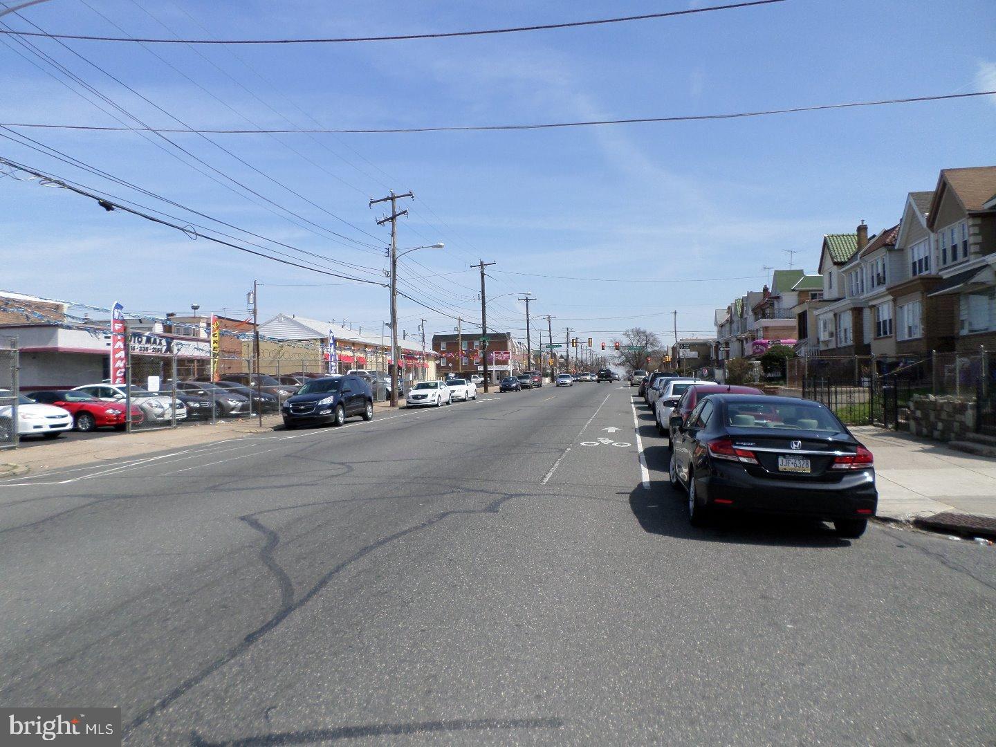 HOLMESBURG - Commercial Sale