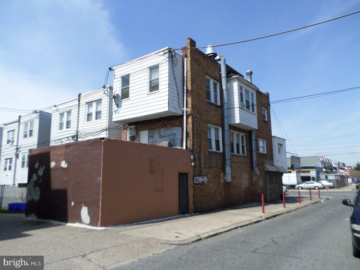 HOLMESBURG - Commercial Sale