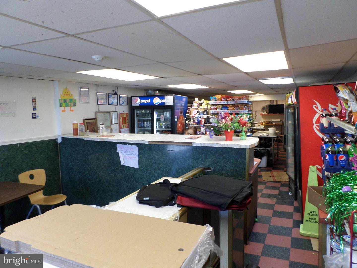 HOLMESBURG - Commercial Sale