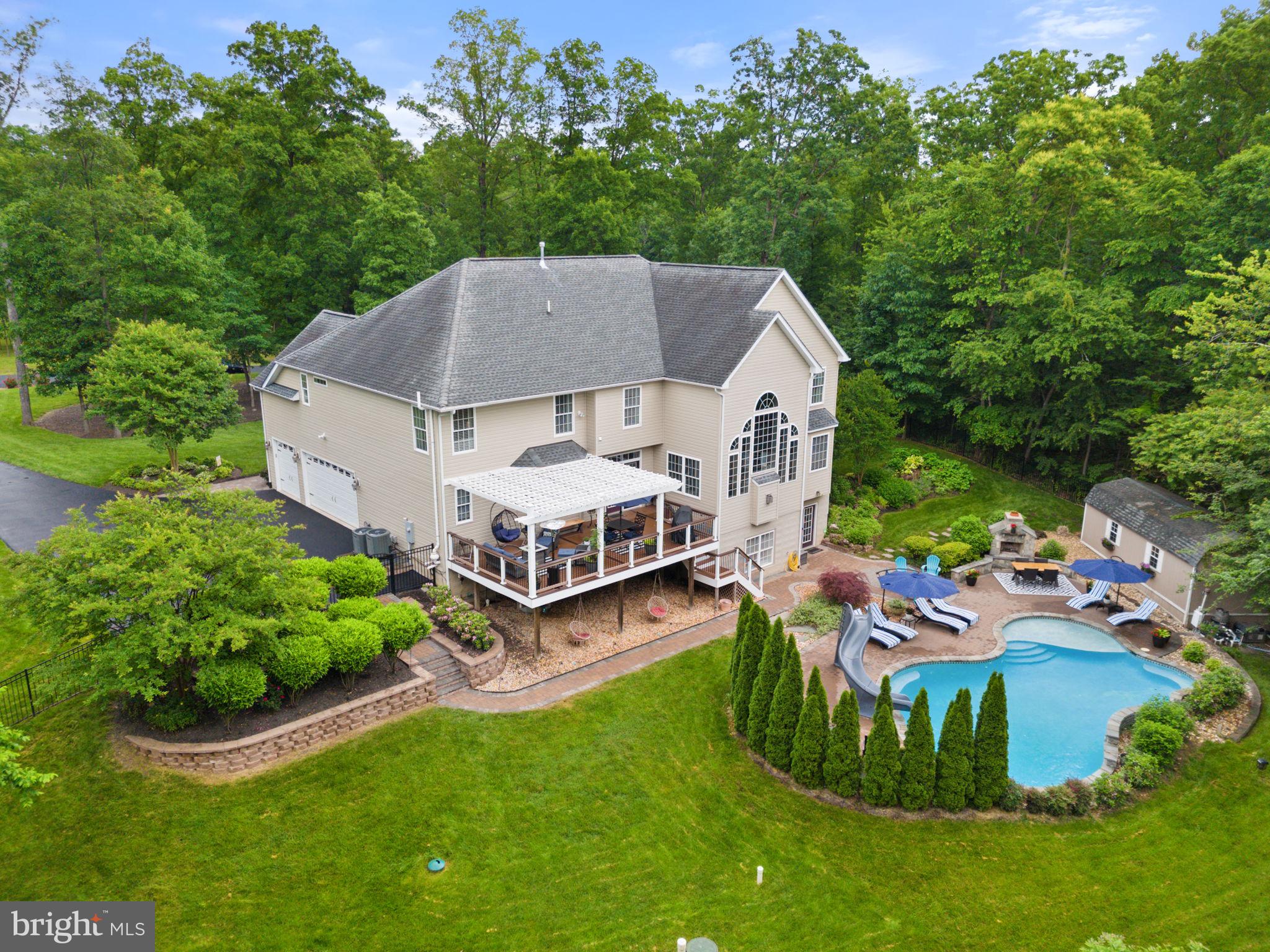 MOUNTAIN CREST ESTATES - Residential