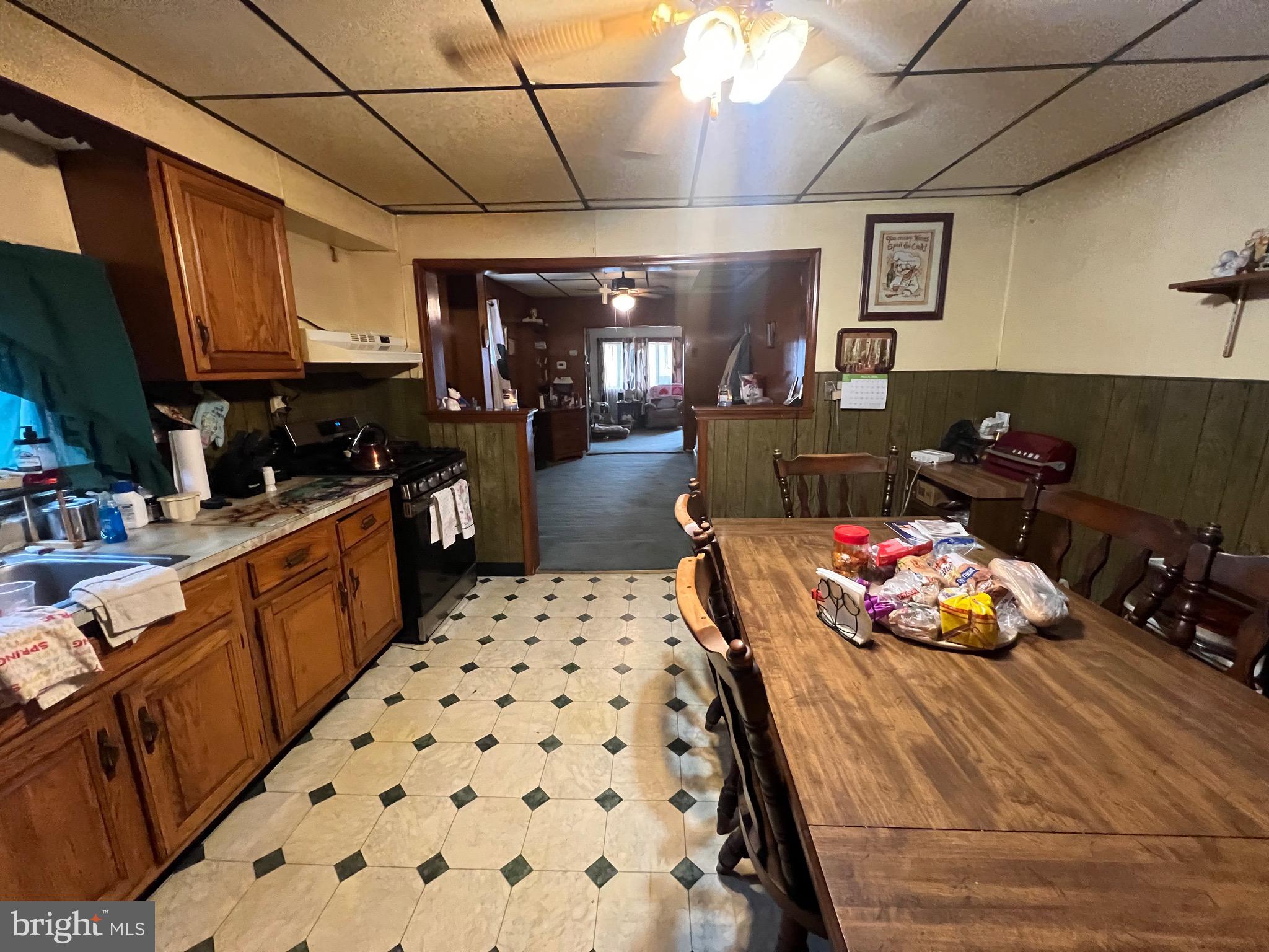 ELMWOOD PARK - Residential