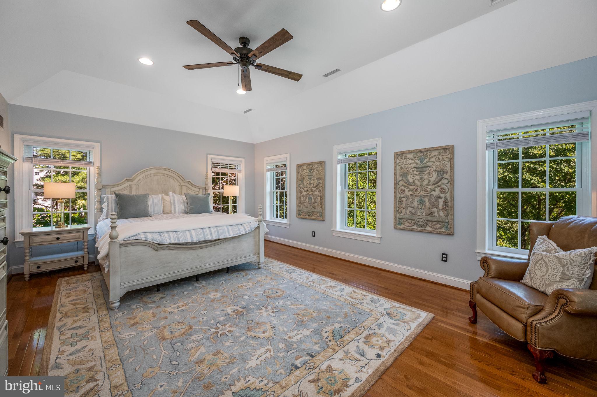 HORSESHOE FARM - Residential
