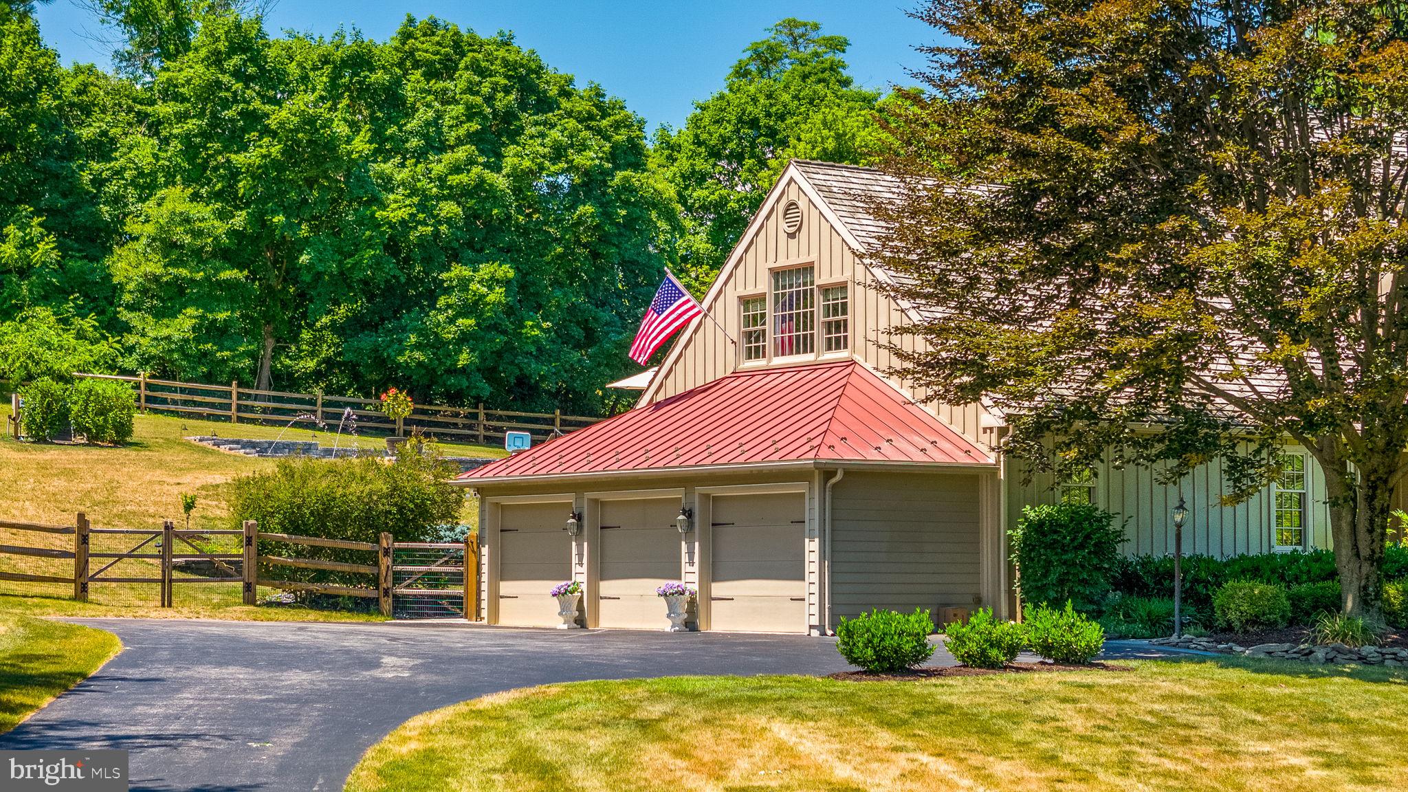 HORSESHOE FARM - Residential