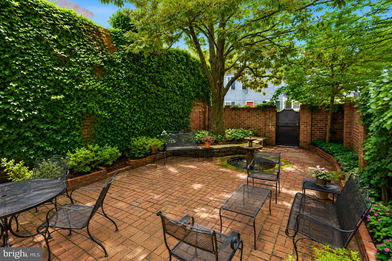OLD TOWN ALEXANDRIA - Residential