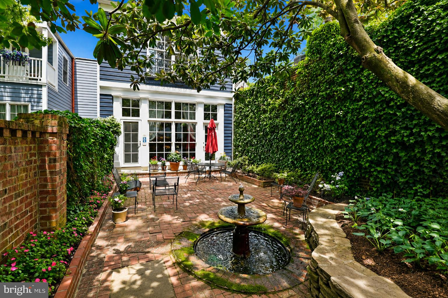 OLD TOWN ALEXANDRIA - Residential