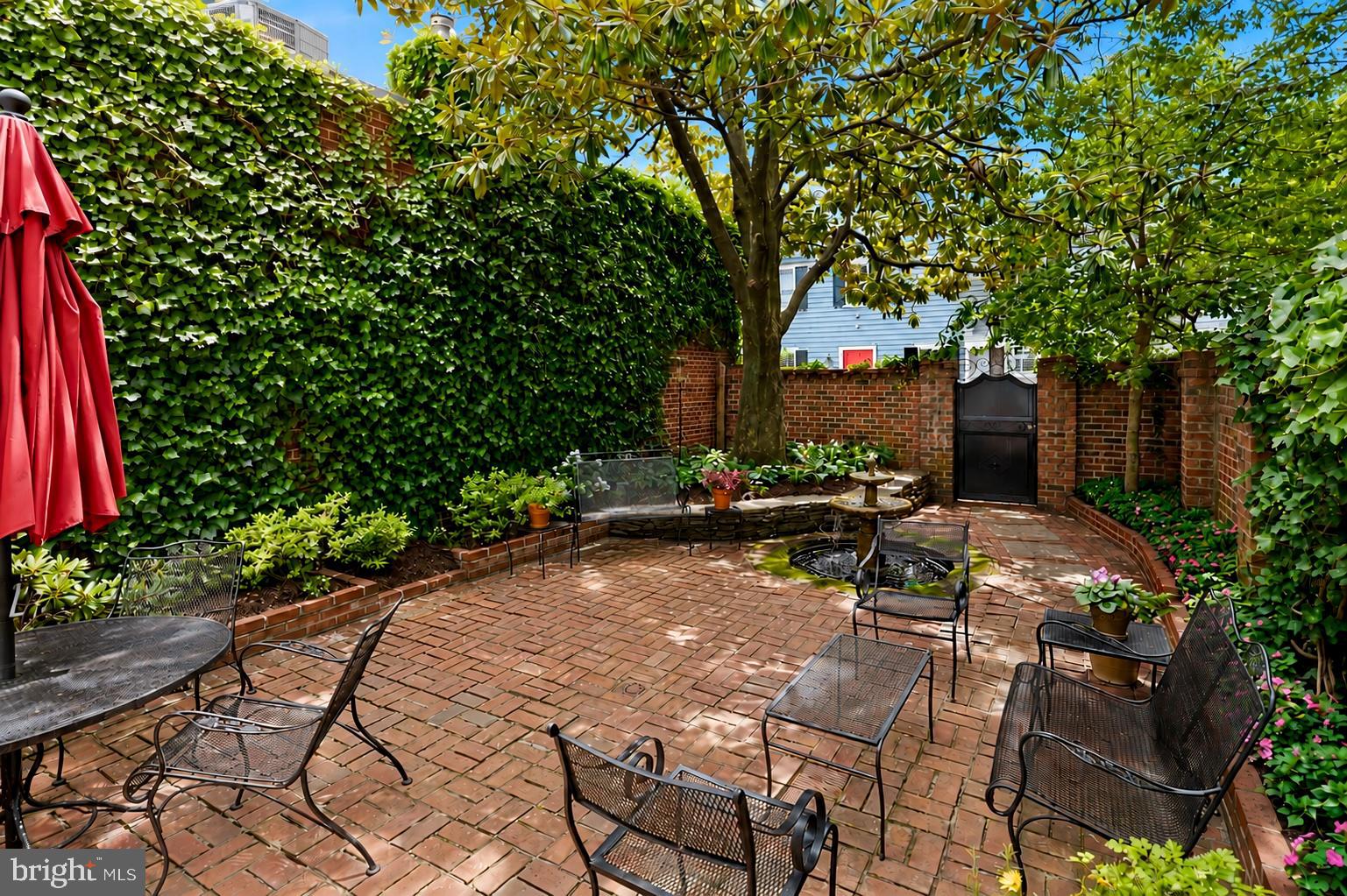 OLD TOWN ALEXANDRIA - Residential