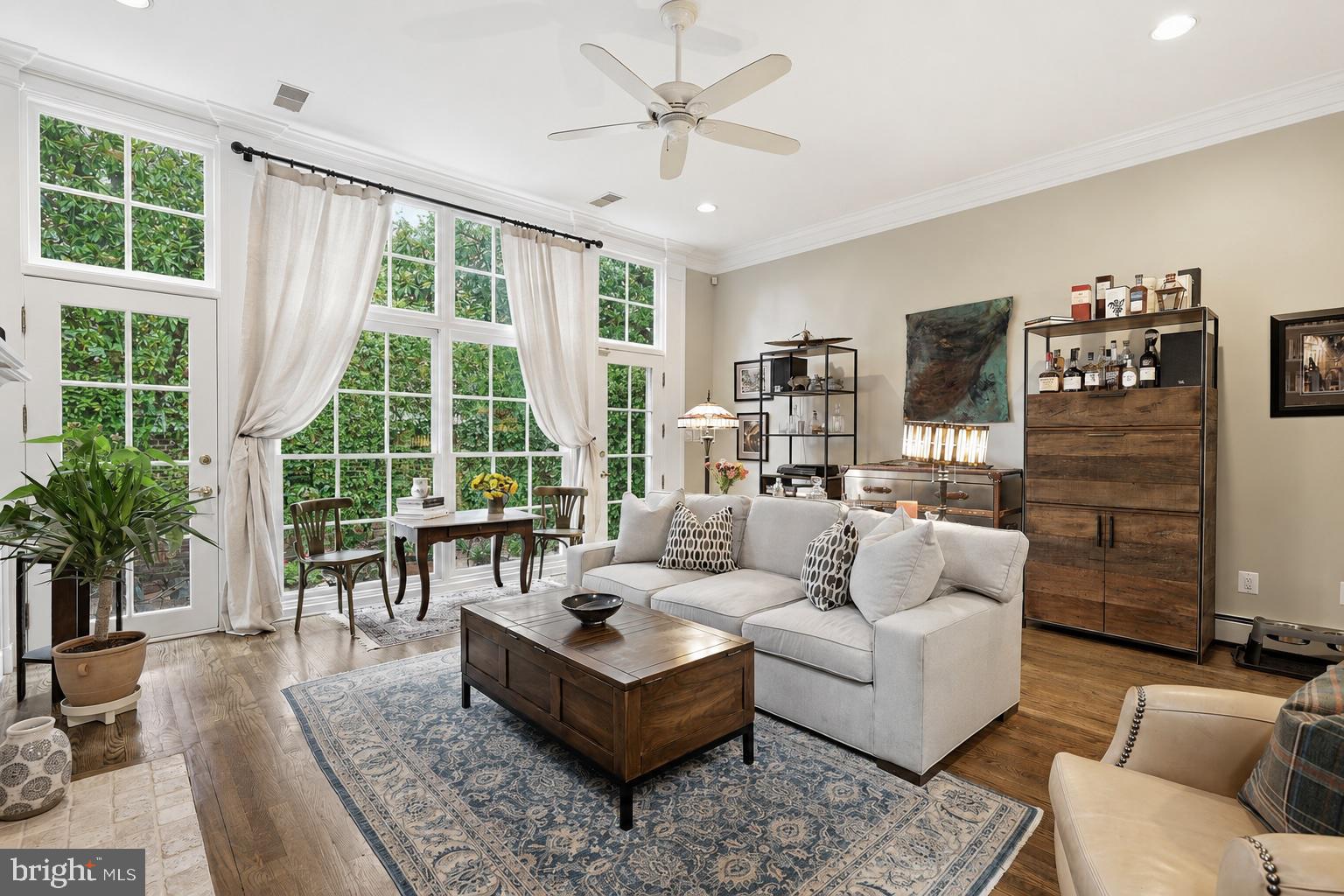 OLD TOWN ALEXANDRIA - Residential