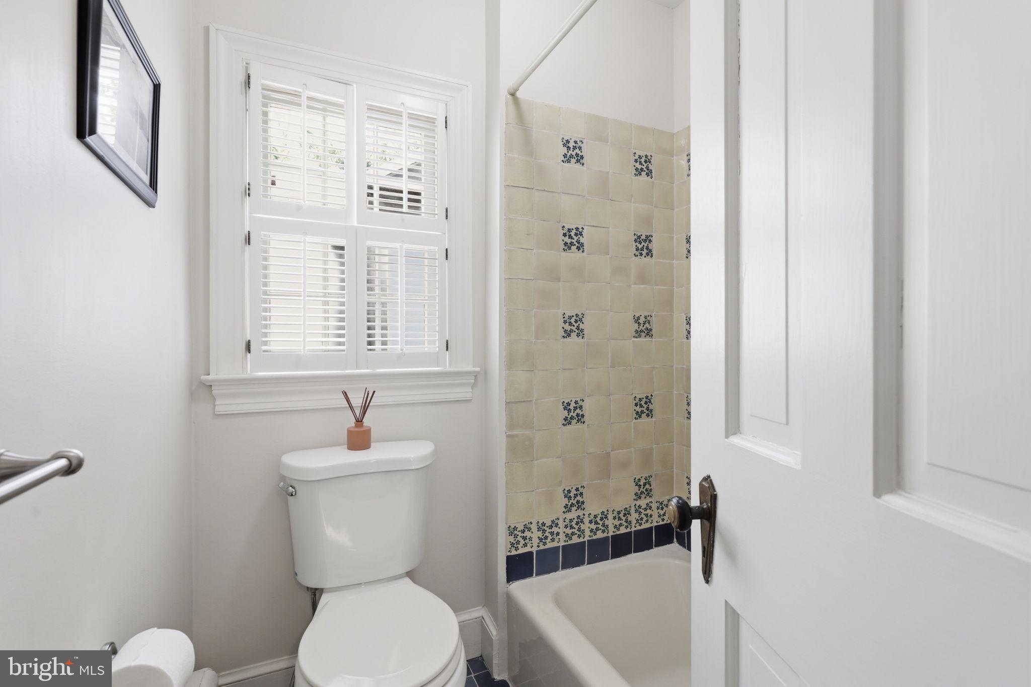 OLD TOWN ALEXANDRIA - Residential