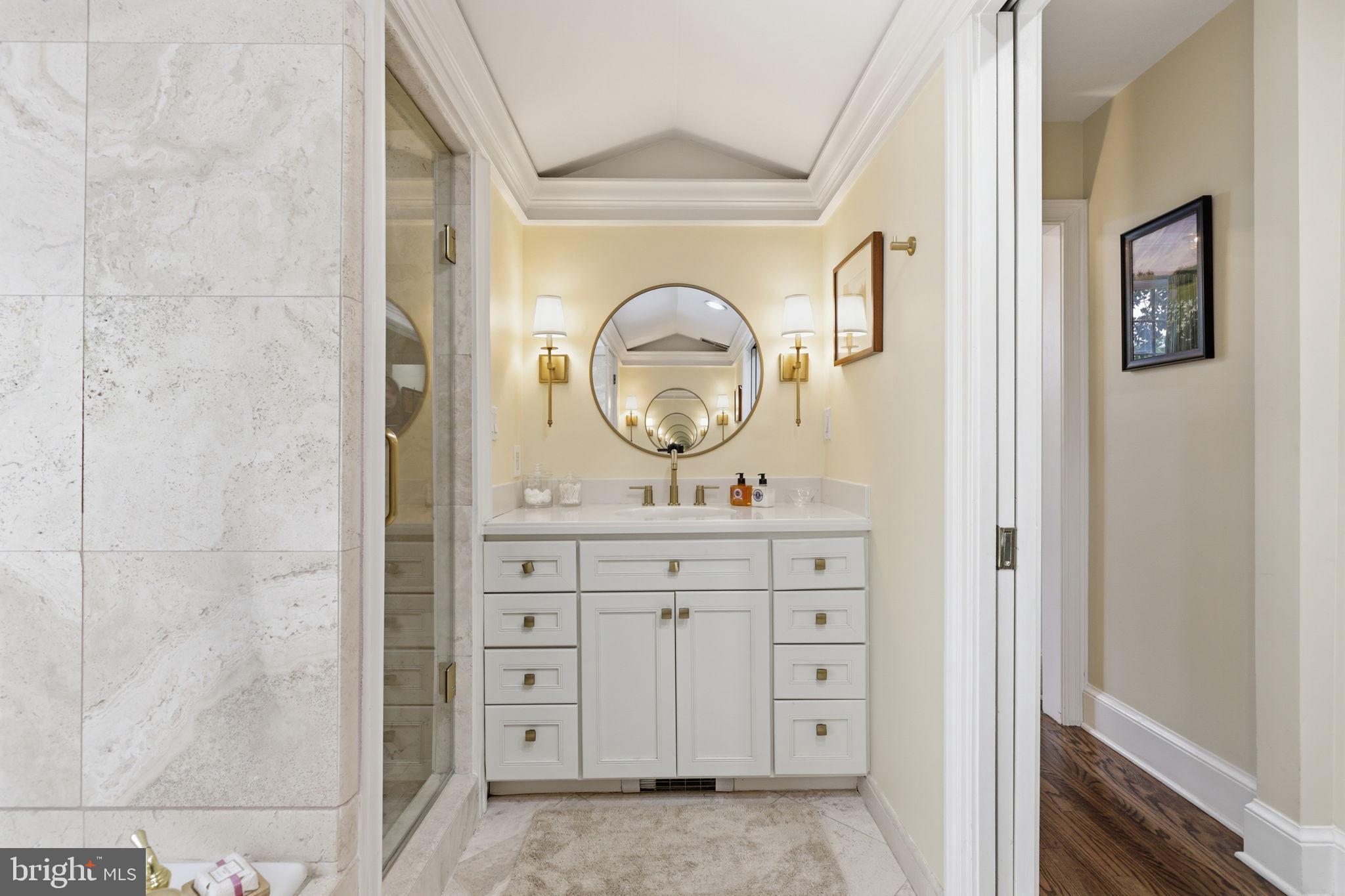 OLD TOWN ALEXANDRIA - Residential