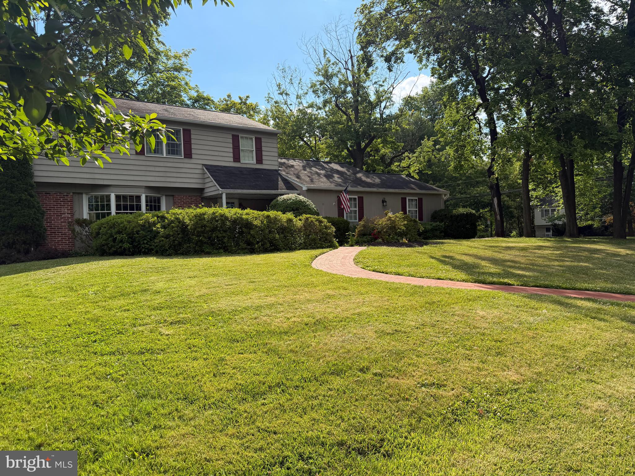 COLONIAL VIL - Residential