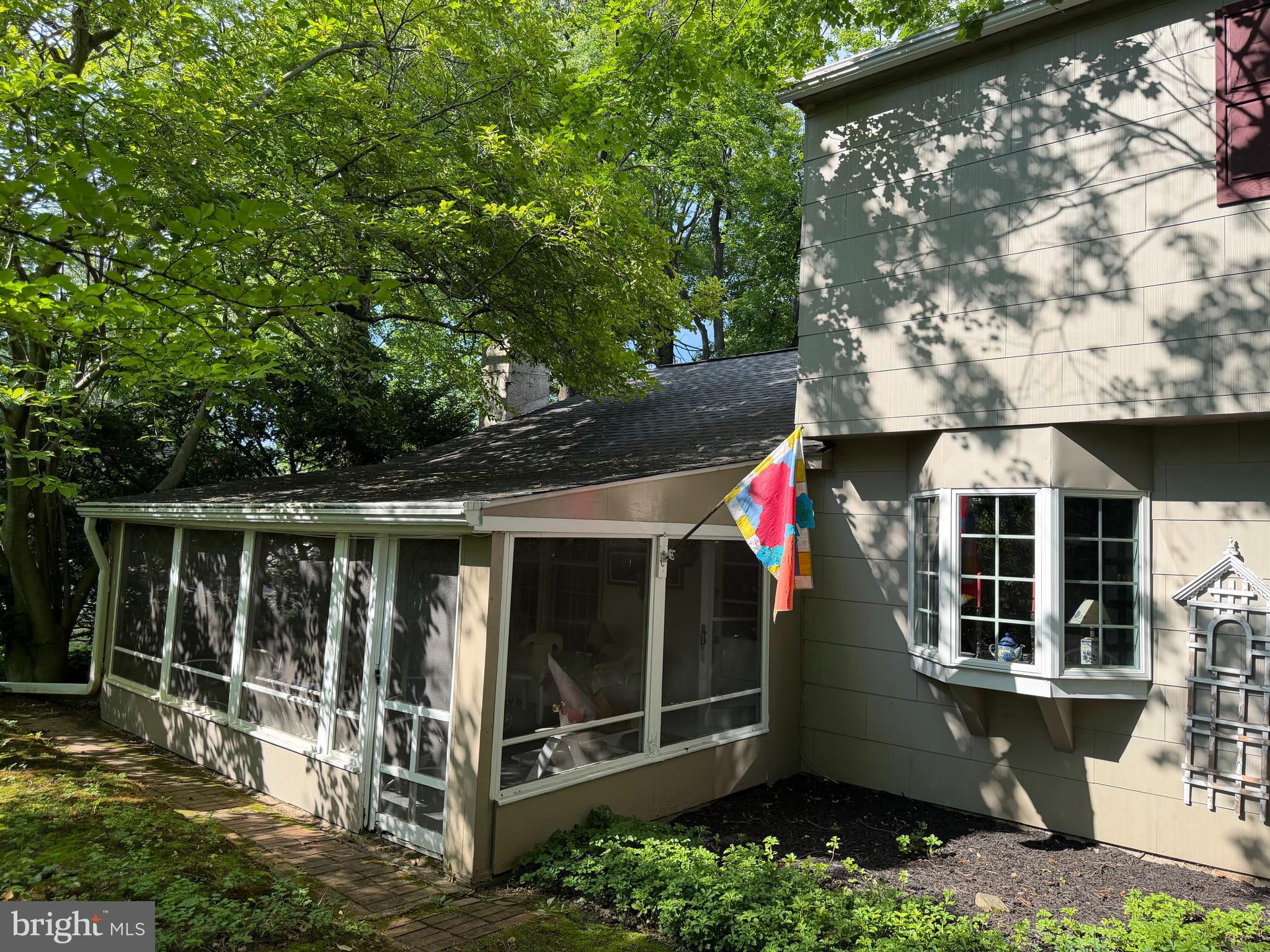 COLONIAL VIL - Residential