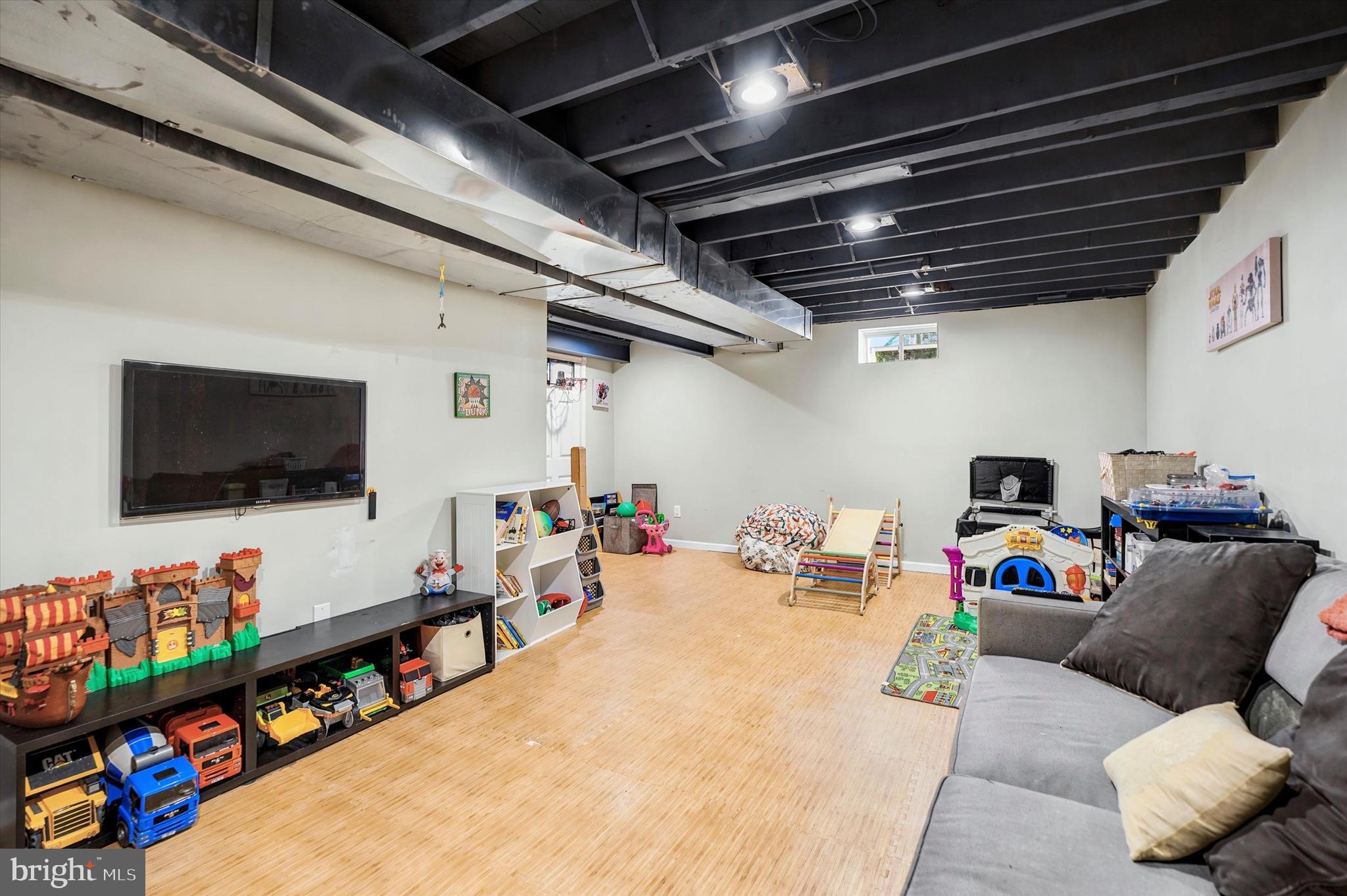 NORTH HILLS - Residential