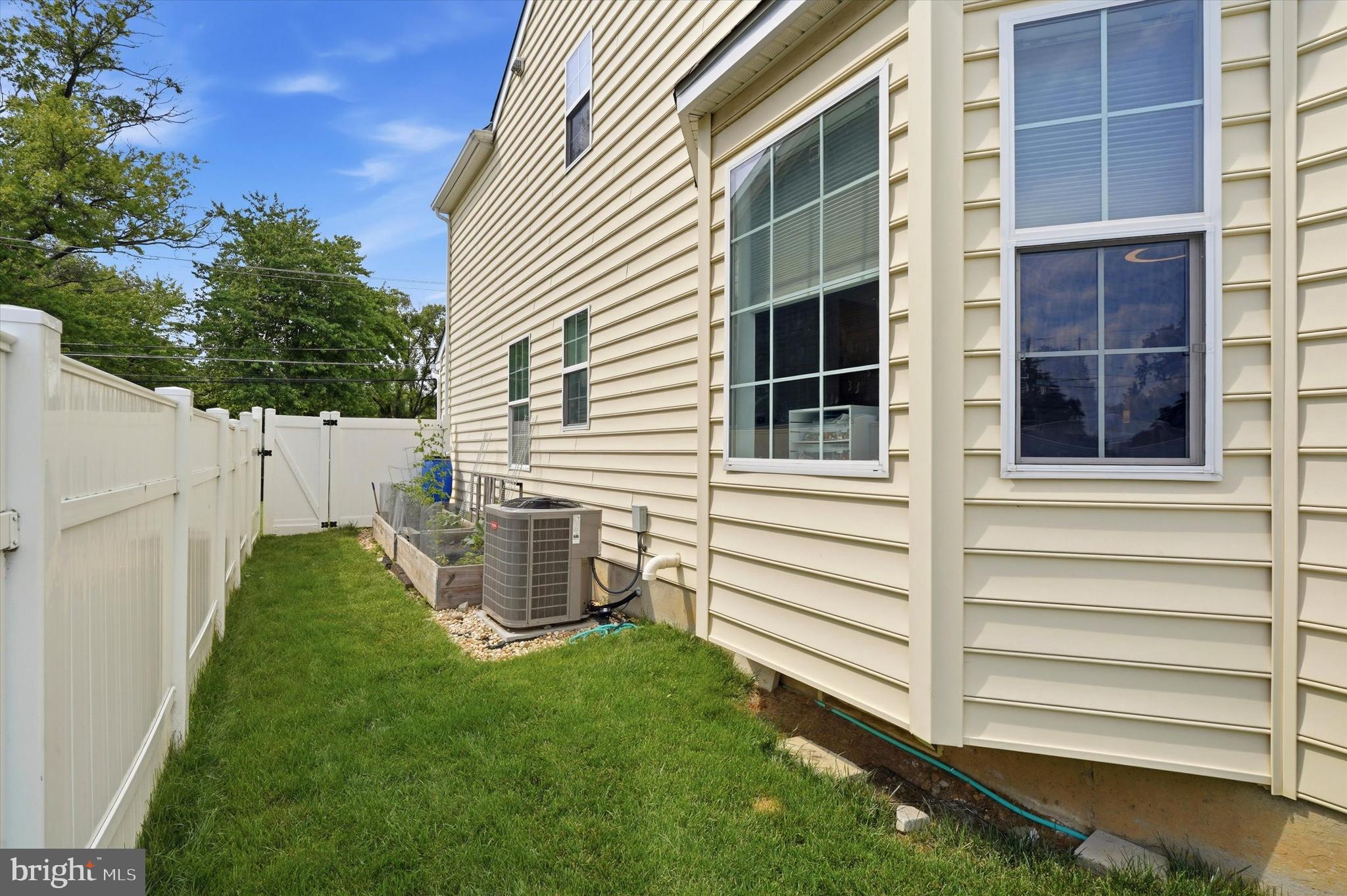NORTH HILLS - Residential