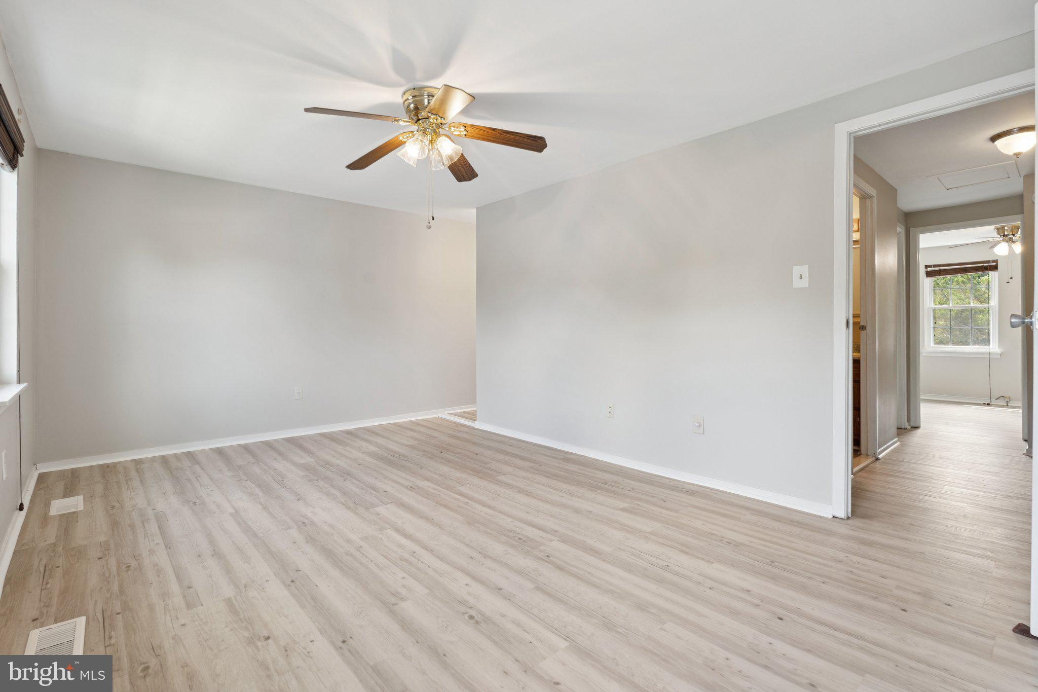 SEVEN COURTS - Residential Lease