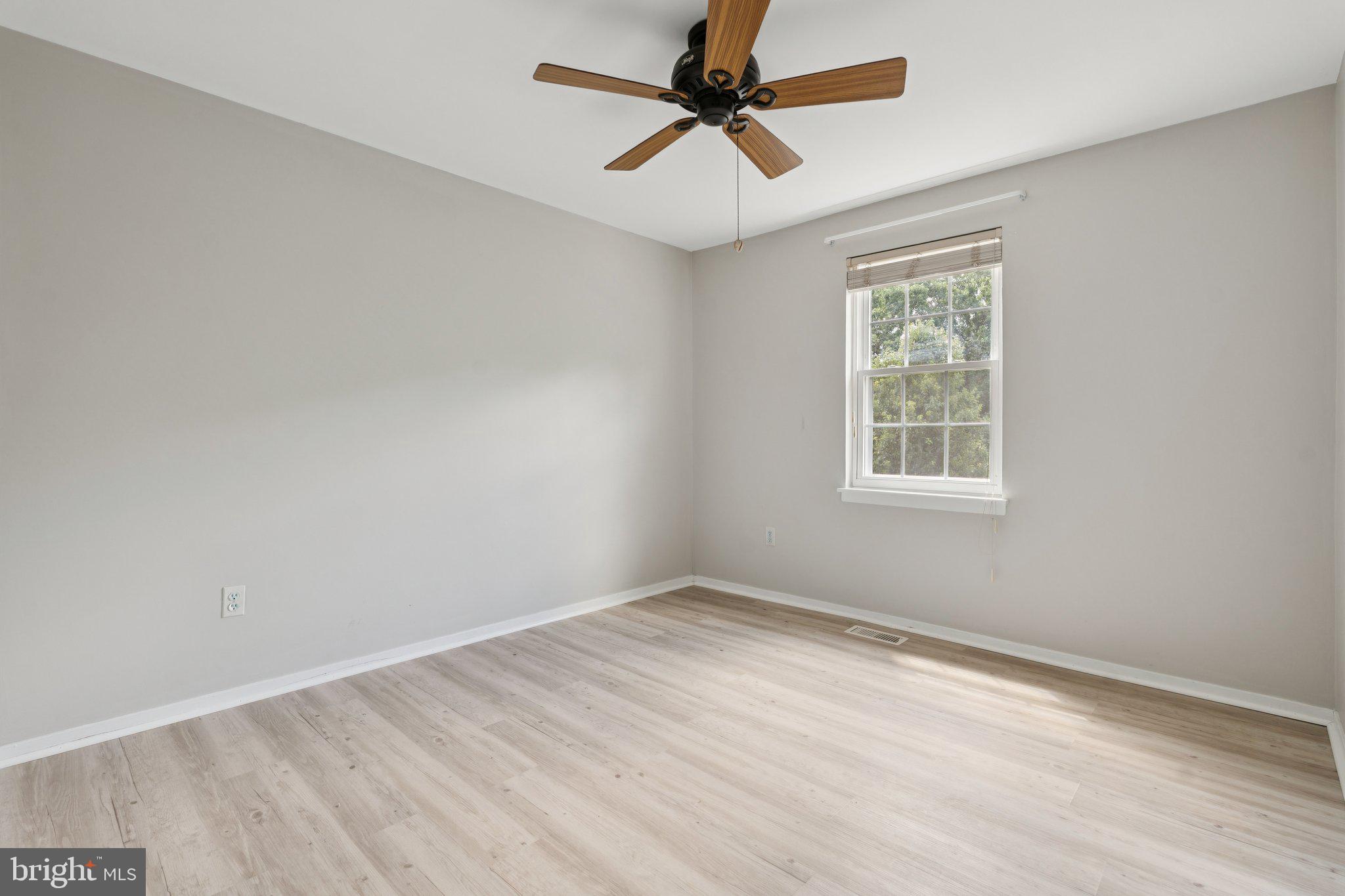 SEVEN COURTS - Residential Lease