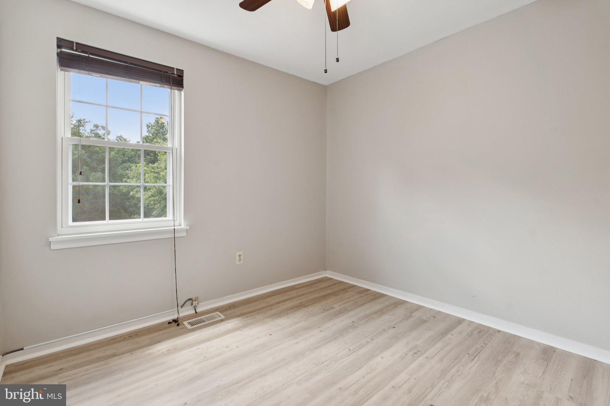 SEVEN COURTS - Residential Lease