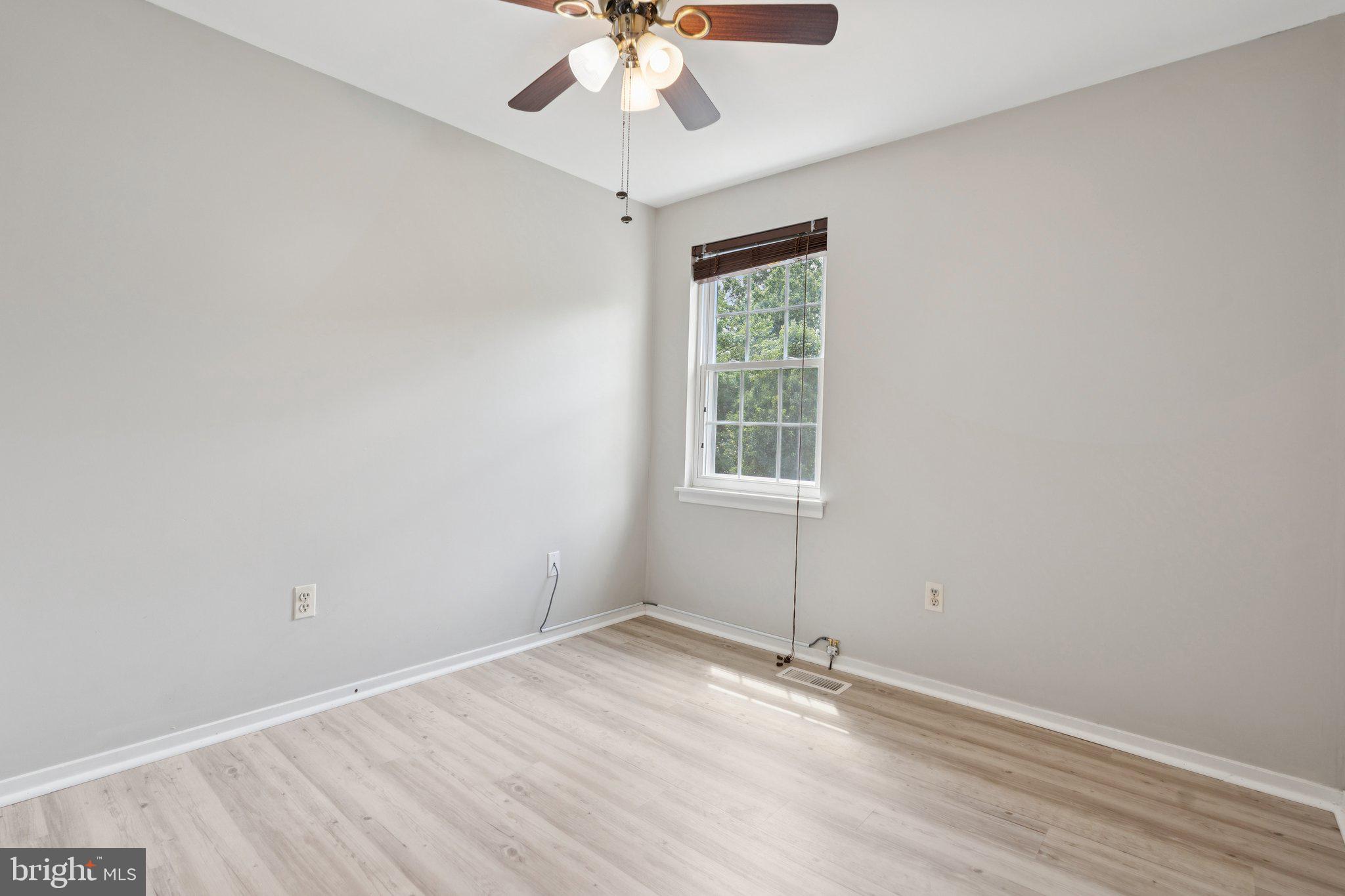 SEVEN COURTS - Residential Lease