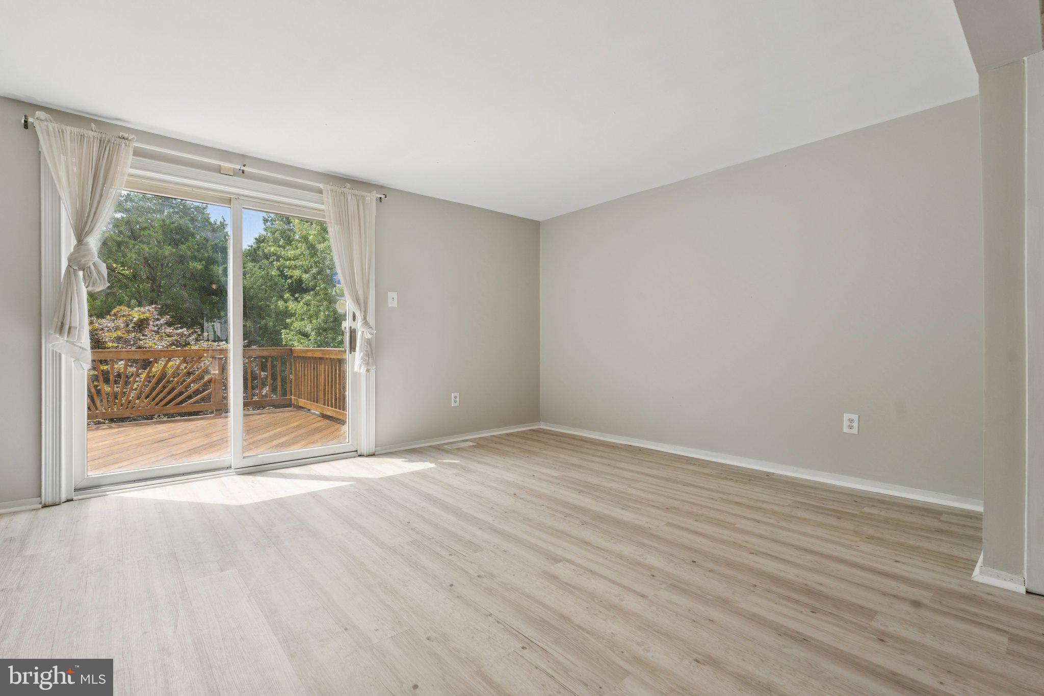 SEVEN COURTS - Residential Lease