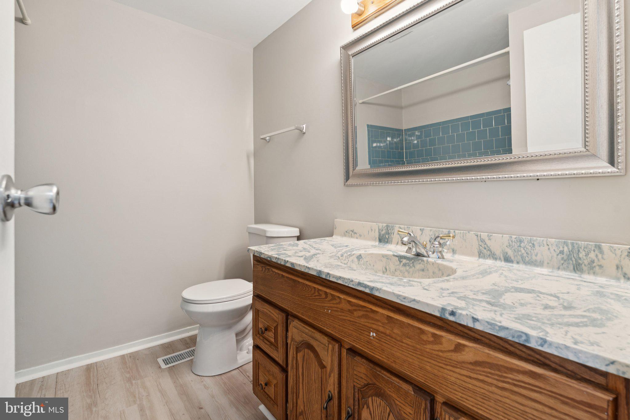 SEVEN COURTS - Residential Lease