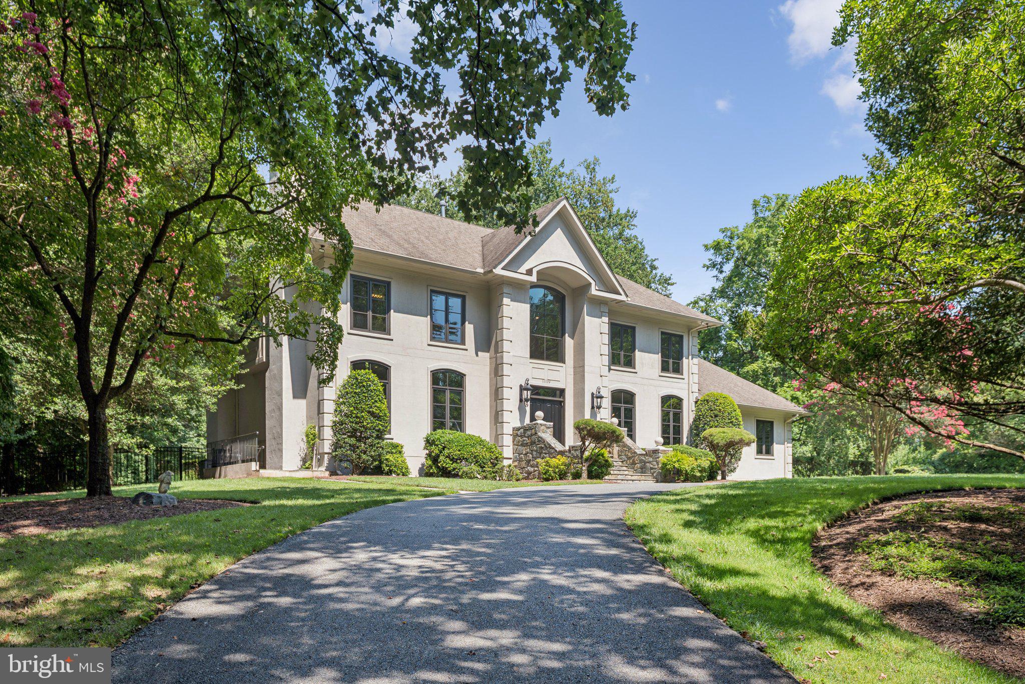 LUXMANOR - Residential