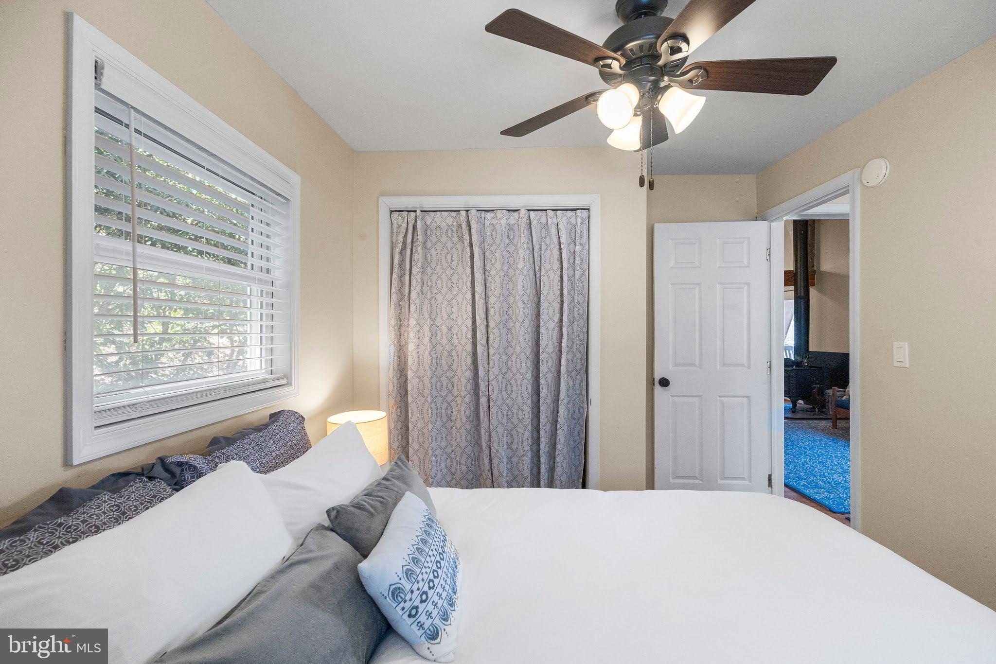 SKYLINE LAKES - Residential