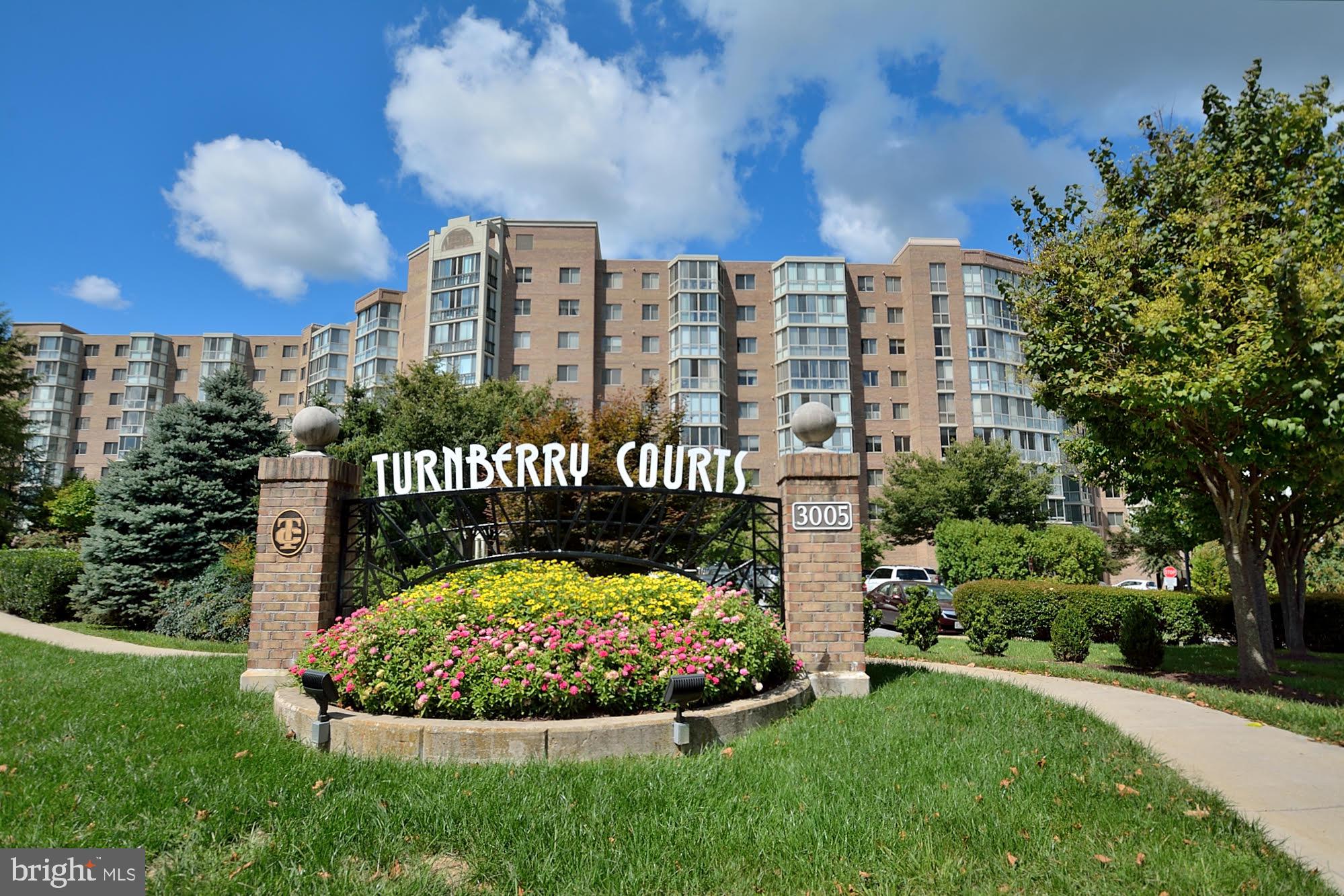 TURNBERRY COURTS AT LEIS - Residential