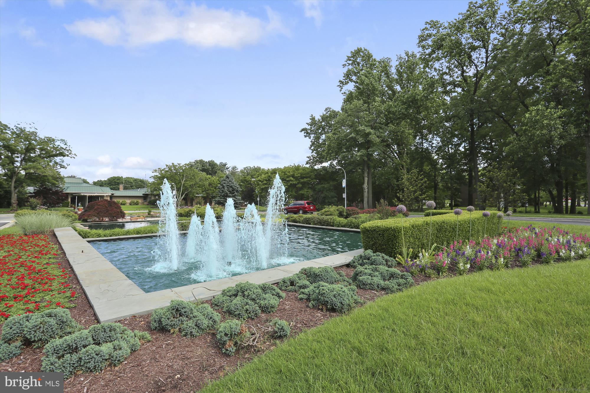 TURNBERRY COURTS AT LEIS - Residential