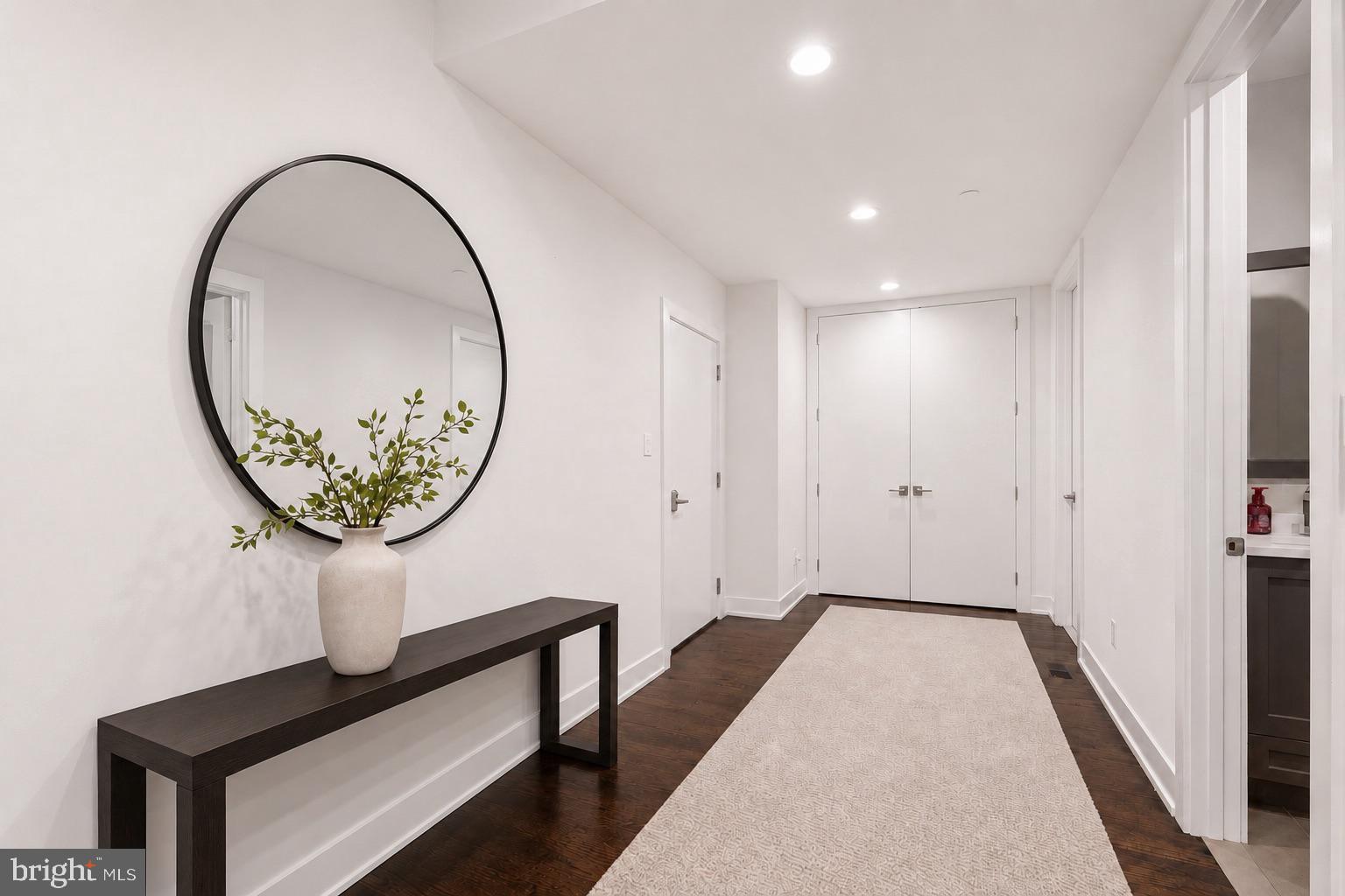 SOCIETY HILL - Residential