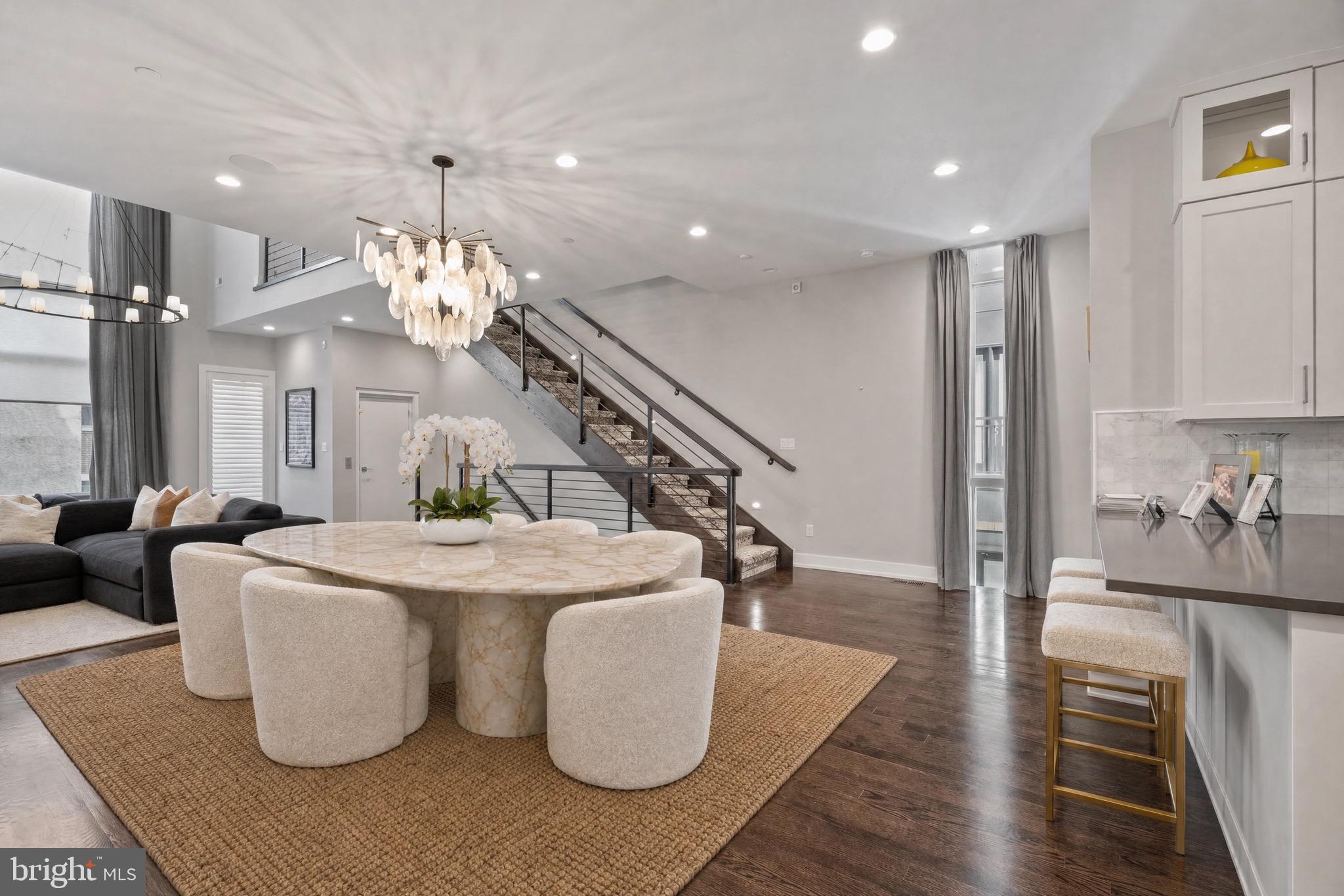 SOCIETY HILL - Residential