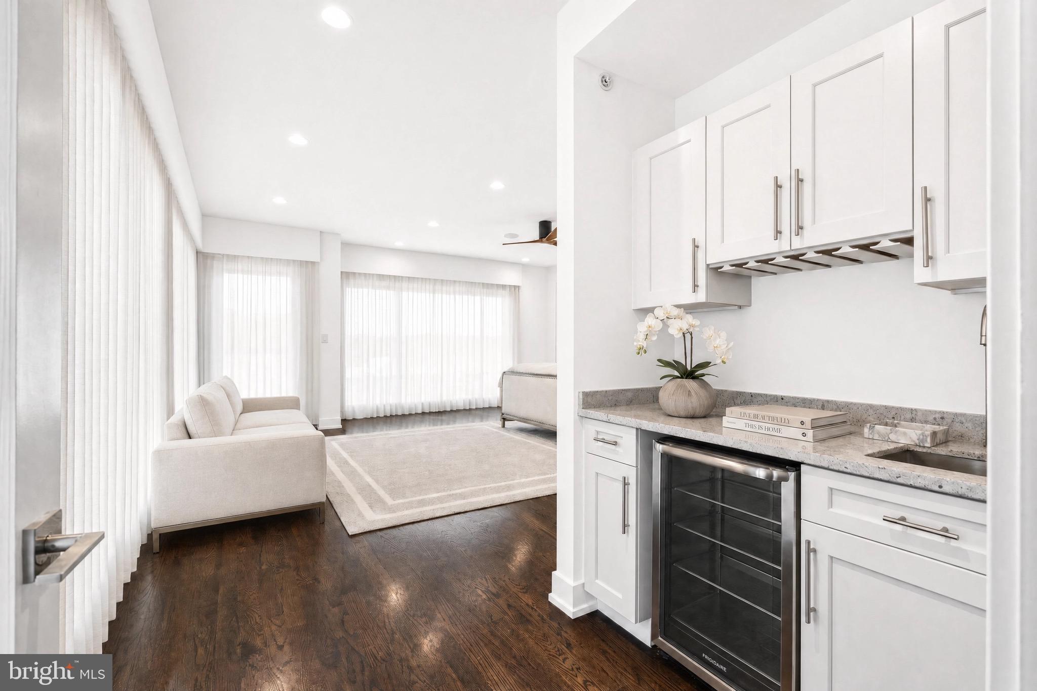 SOCIETY HILL - Residential