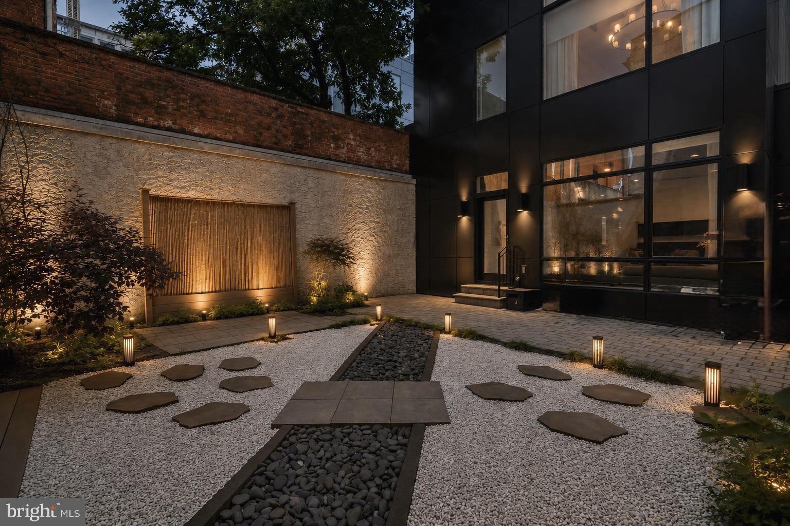 SOCIETY HILL - Residential