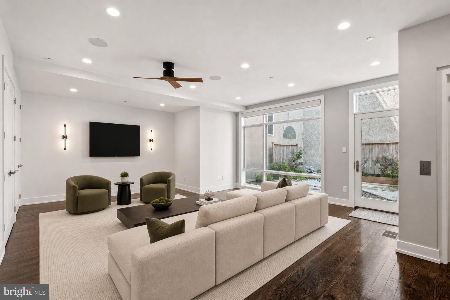 SOCIETY HILL - Residential