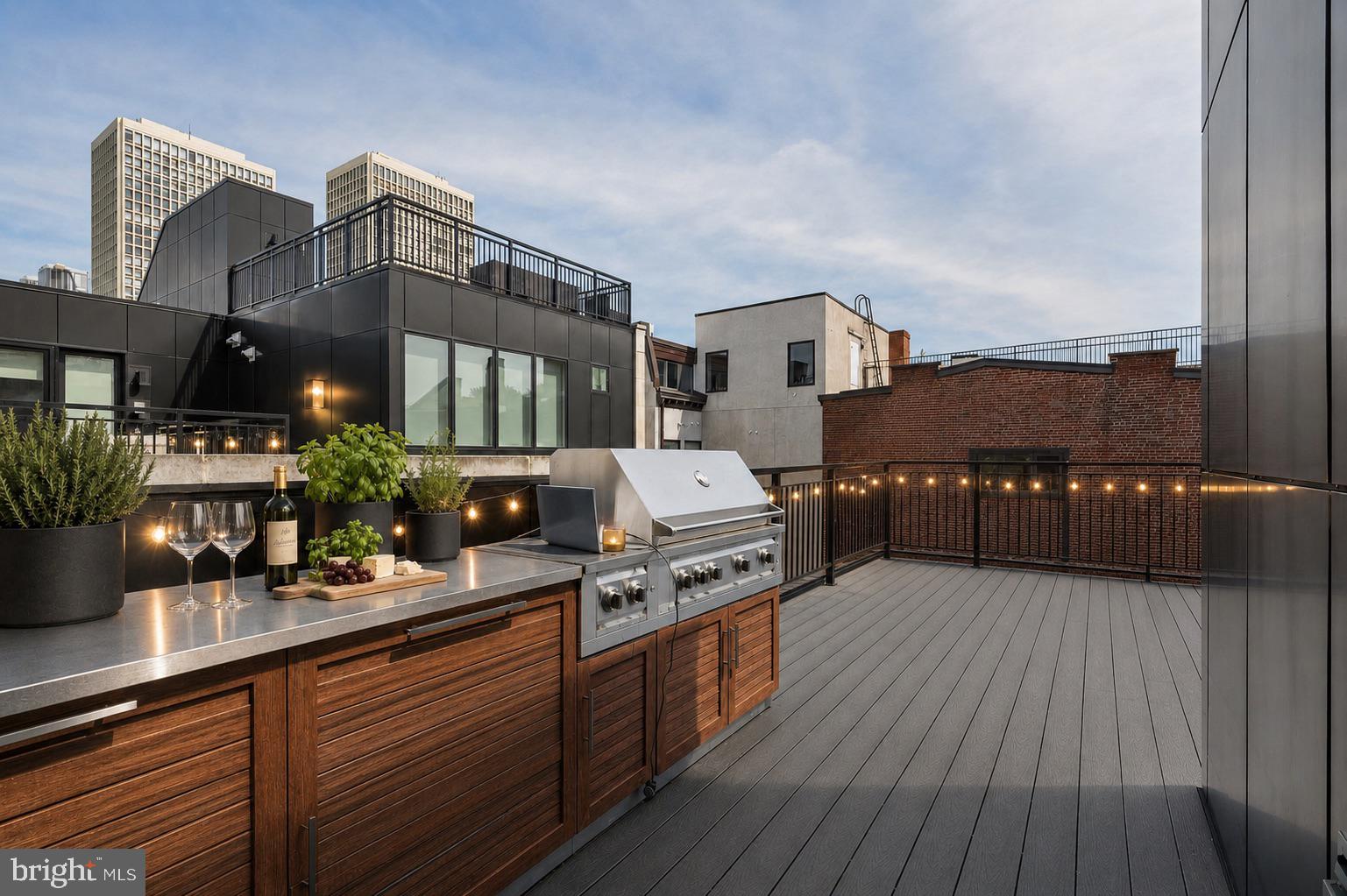 SOCIETY HILL - Residential