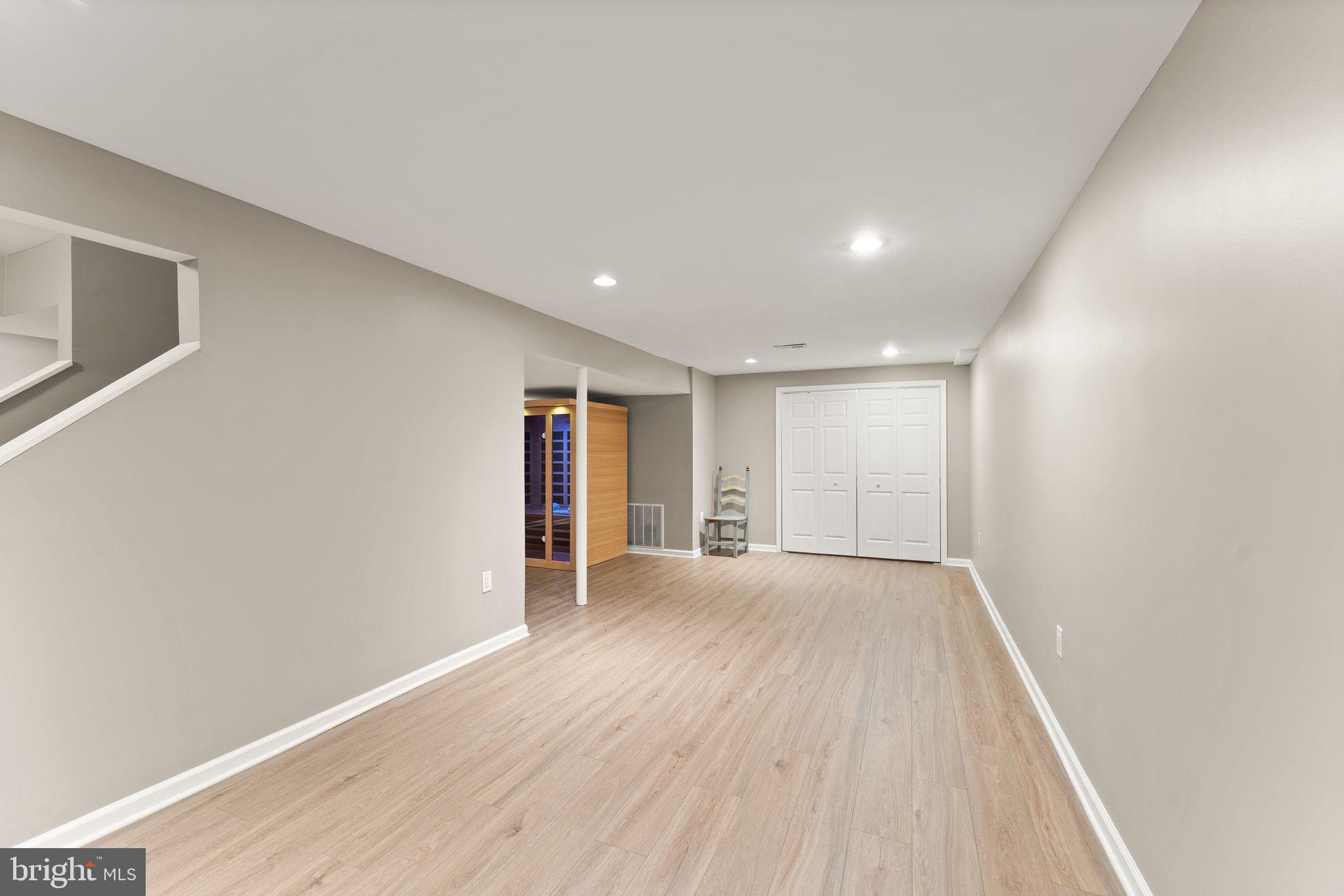 STRATTON WOODS - Residential