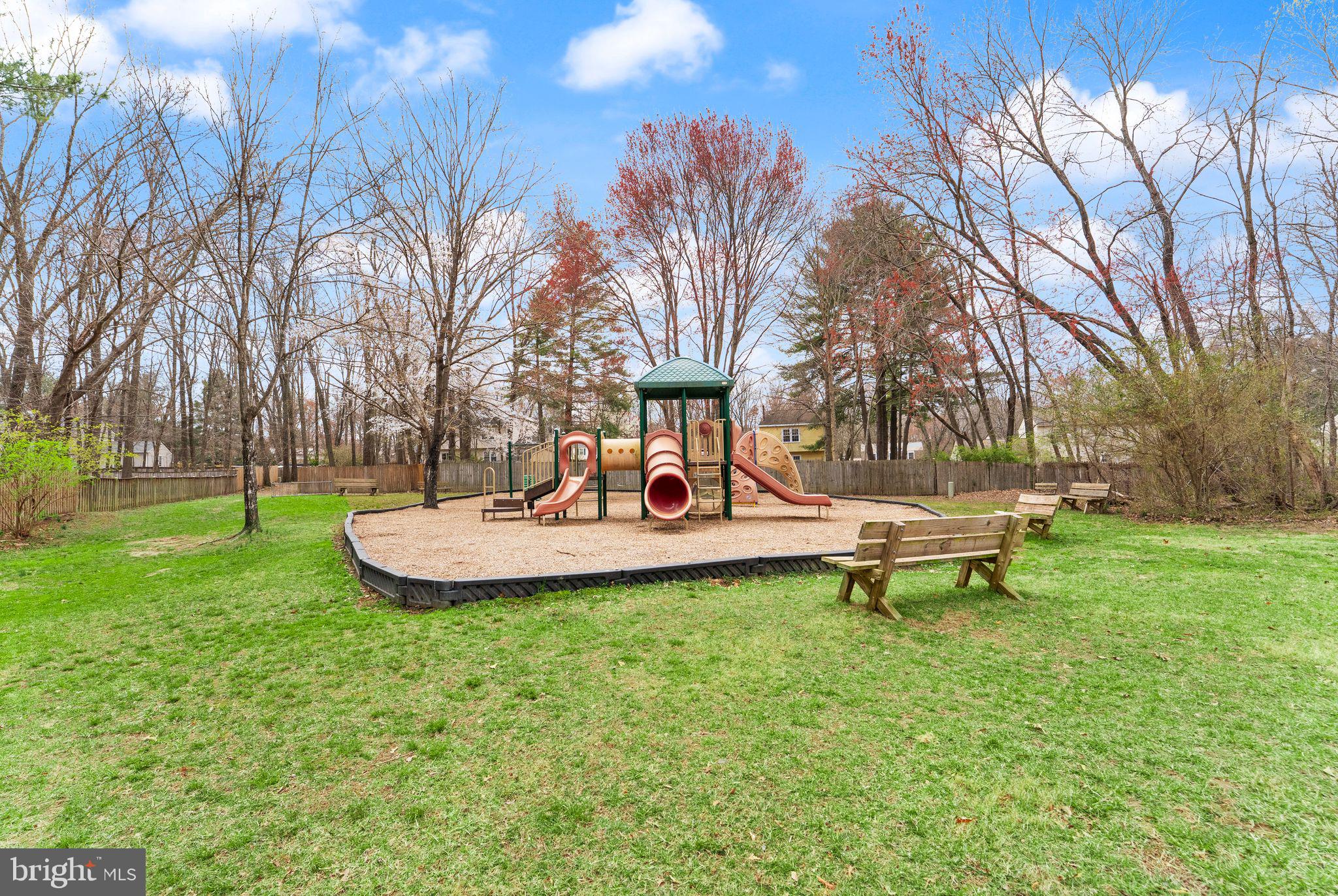 STRATTON WOODS - Residential
