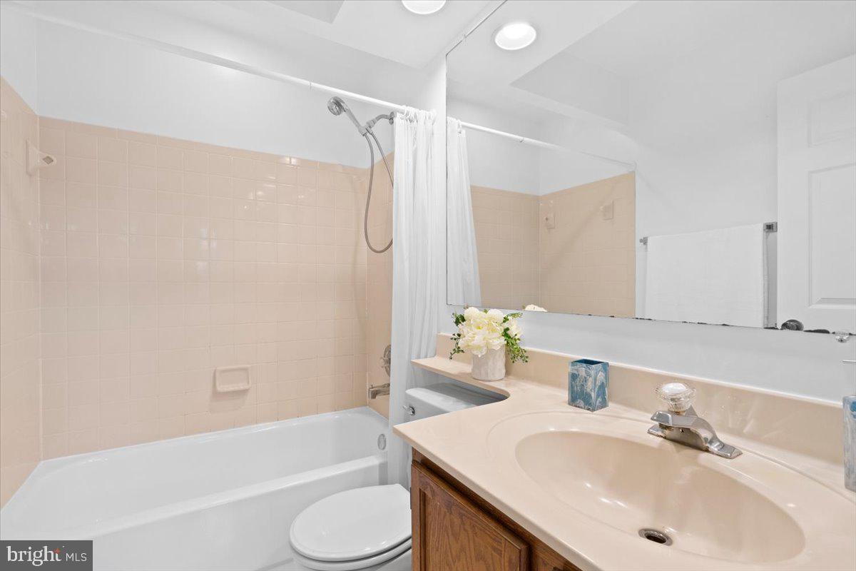 MONTCLAIR - Residential