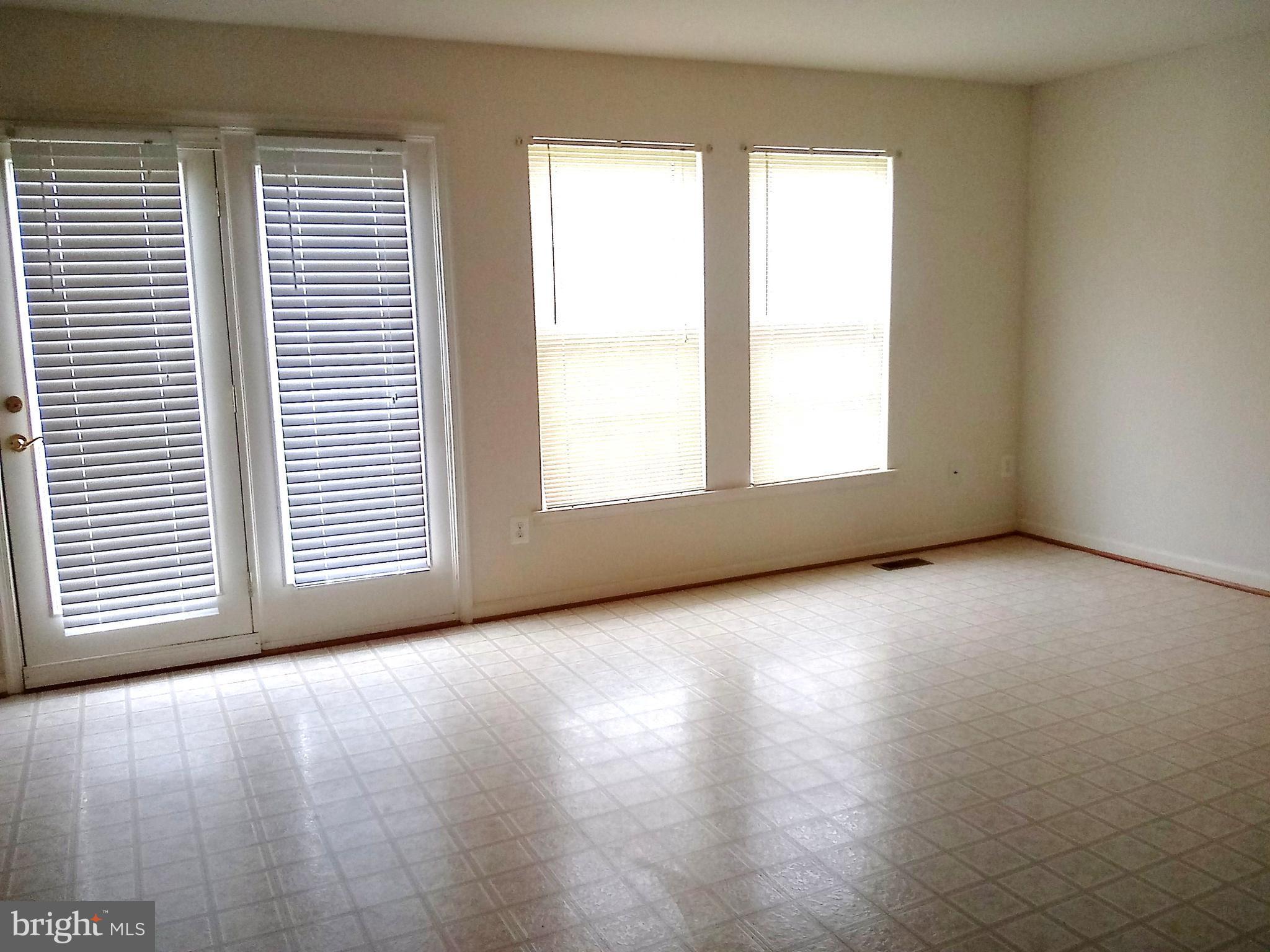 LAKELAND PLACE - Residential Lease